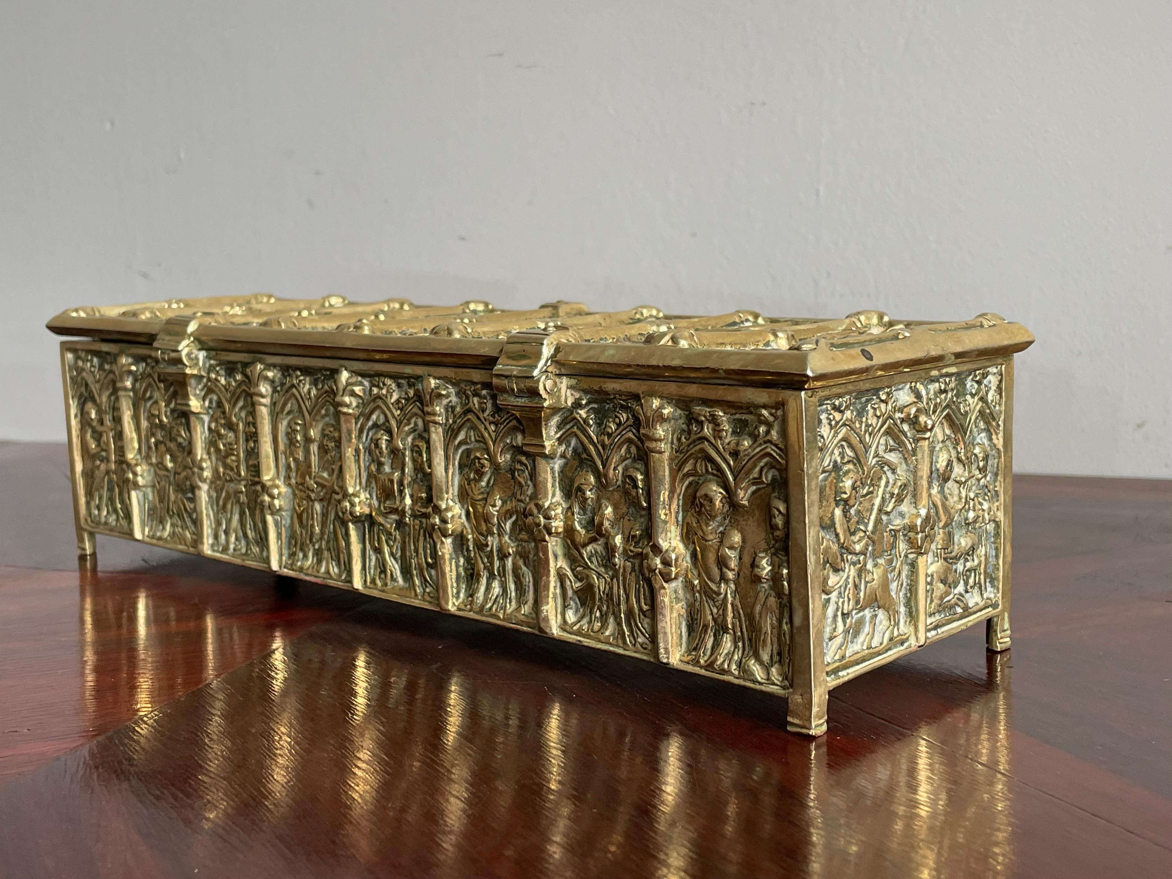Antique Bronze Box with Gothic Church Window Panels by Adolph Frankau&Co, London For Sale 10