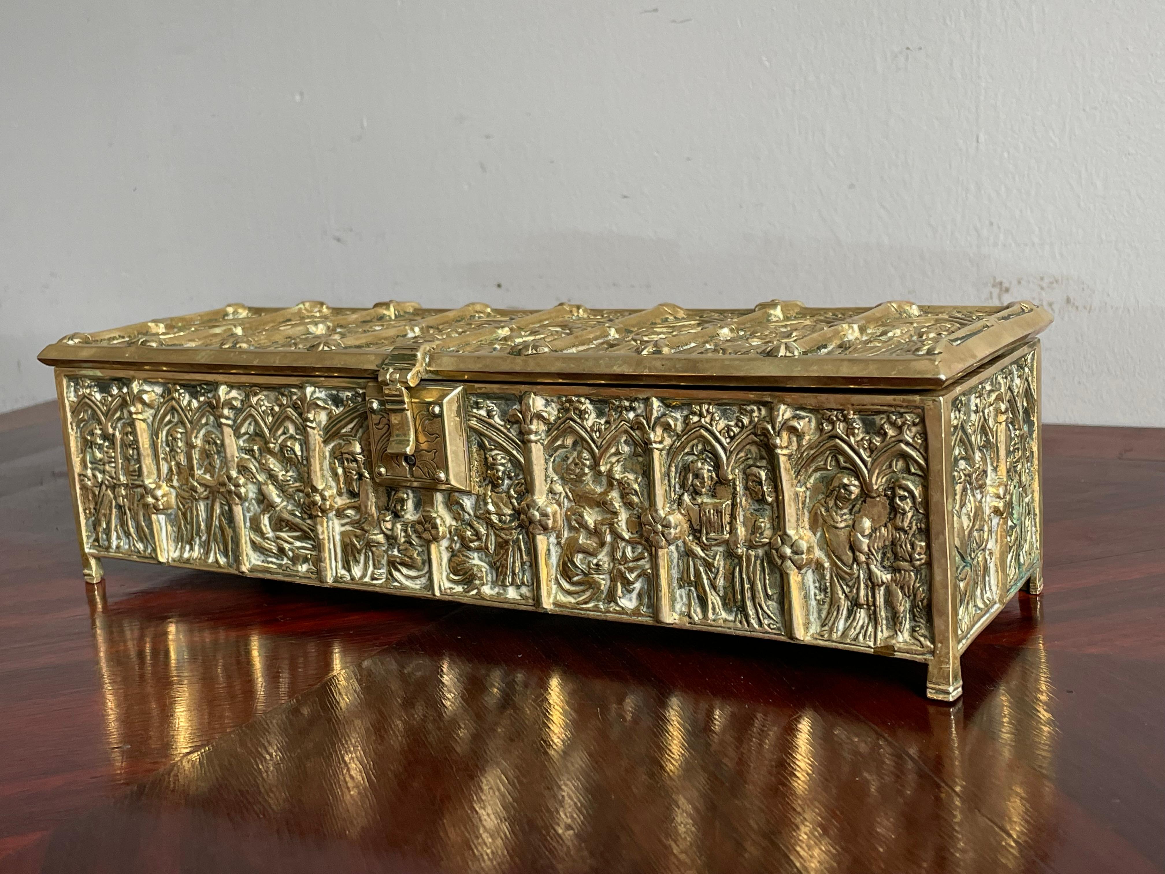 Antique Bronze Box with Gothic Church Window Panels by Adolph Frankau&Co, London For Sale 11