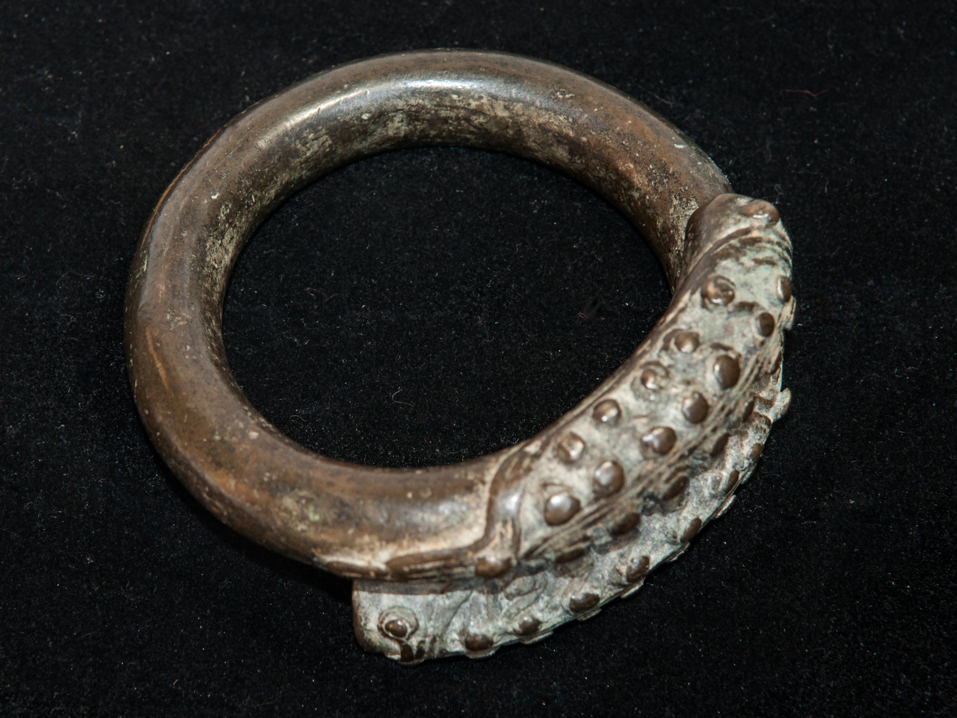 Antique Bronze Bracelet from Laos with a Naga or Serpent Motif, 18th Century 4