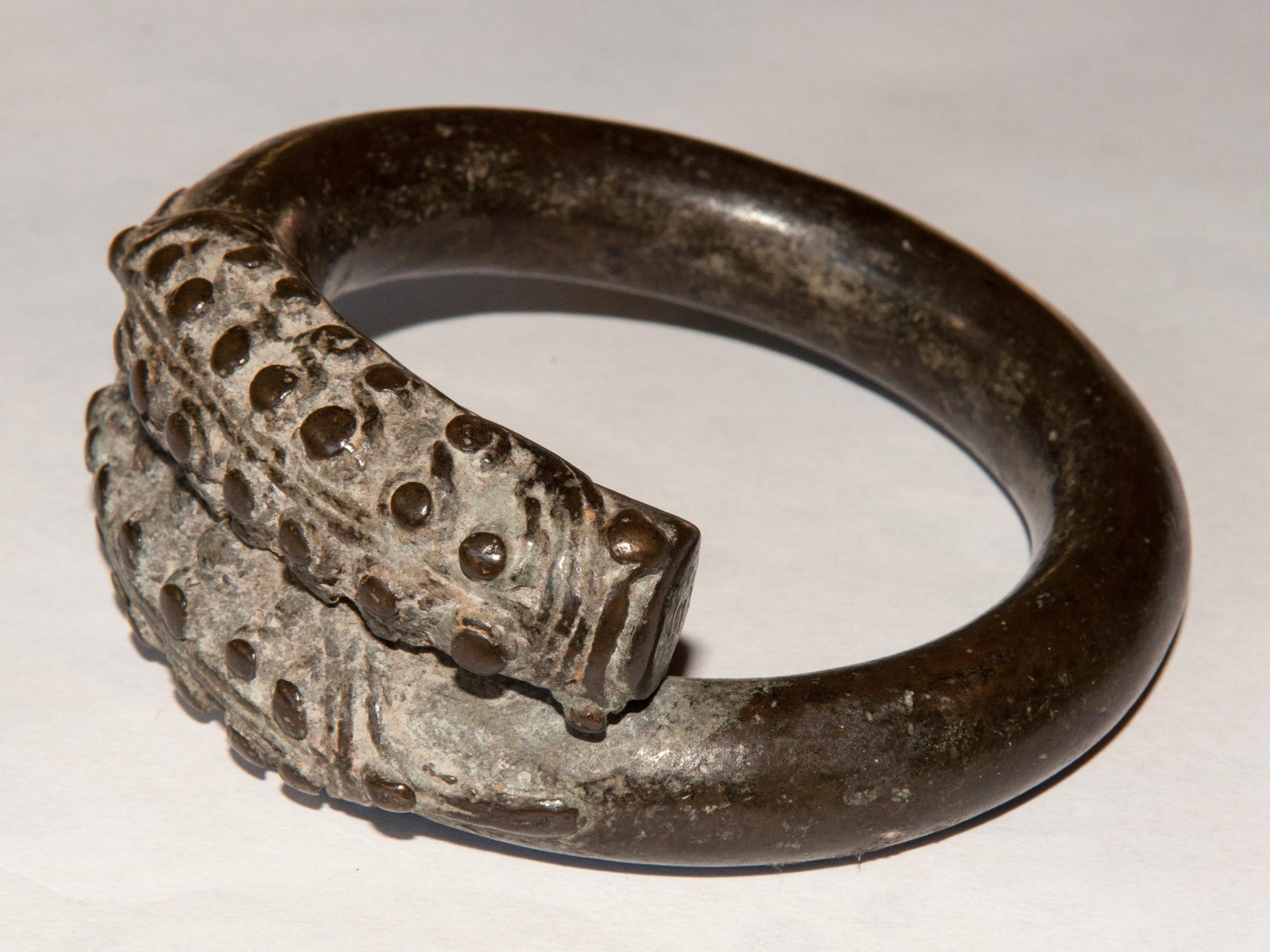 bracelet bronze antique