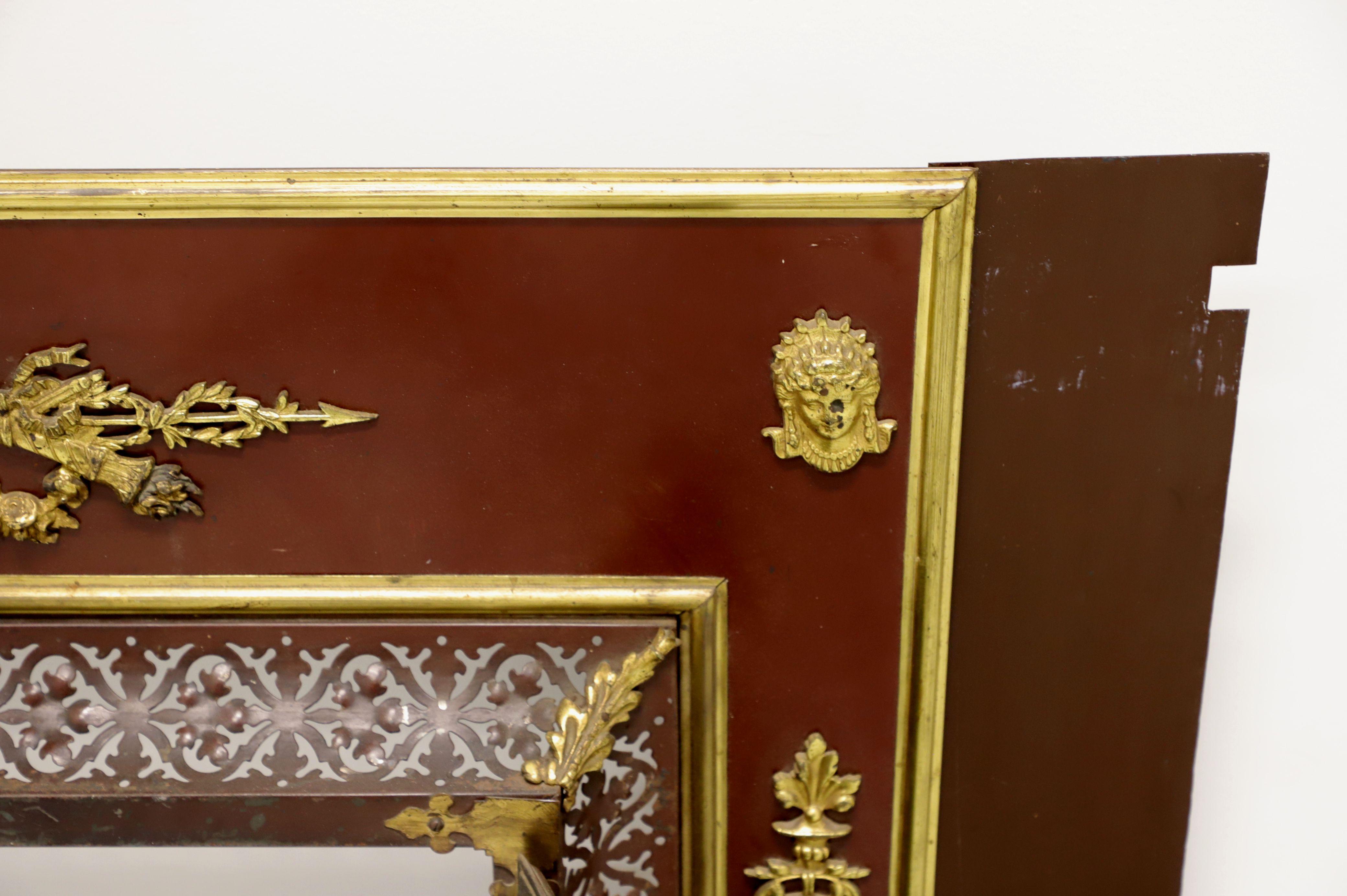 Antique Bronze & Brass French Provincial Fireplace Screen w/ Surround Panels In Good Condition For Sale In Charlotte, NC