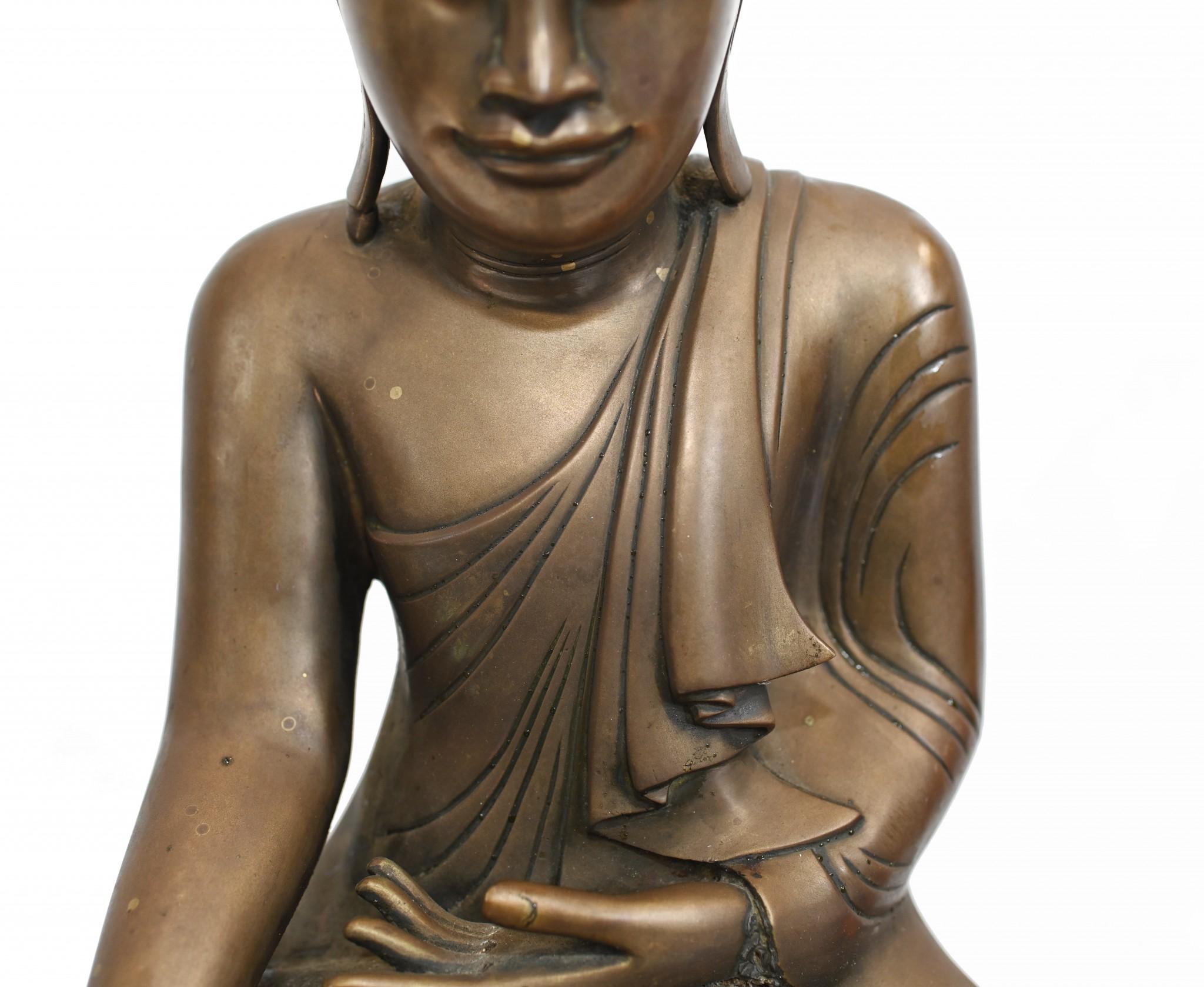 Mid-20th Century Antique Bronze Buddha Burmese Buddhist Statue, 1930 For Sale