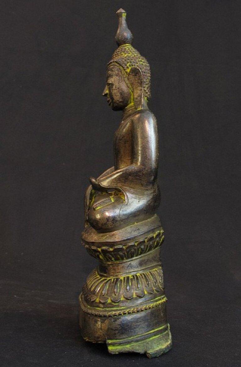 Bouddha ancien en bronze de Birmanie  Bouddhas originaux Bon état - En vente à DEVENTER, NL