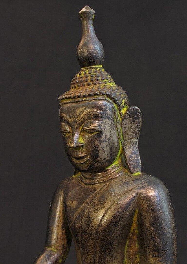 Antique Bronze Buddha from Burma Original Buddhas For Sale 3
