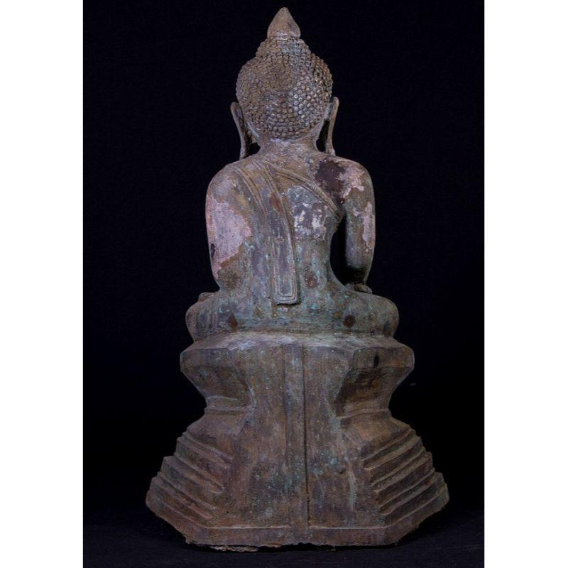 Antique Bronze Buddha Statue from Burma In Good Condition For Sale In DEVENTER, NL