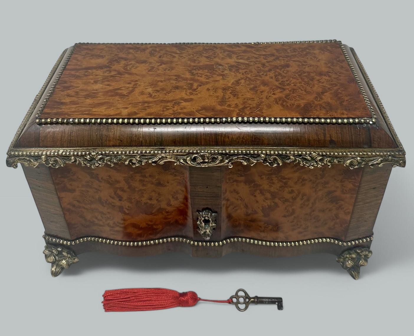 Vittoriano Antique Bronze Burl Walnut French Jewelry Sewing Casket Silk Lined Interior 19C in vendita