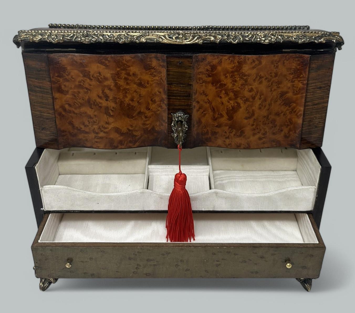 Lucidato Antique Bronze Burl Walnut French Jewelry Sewing Casket Silk Lined Interior 19C in vendita