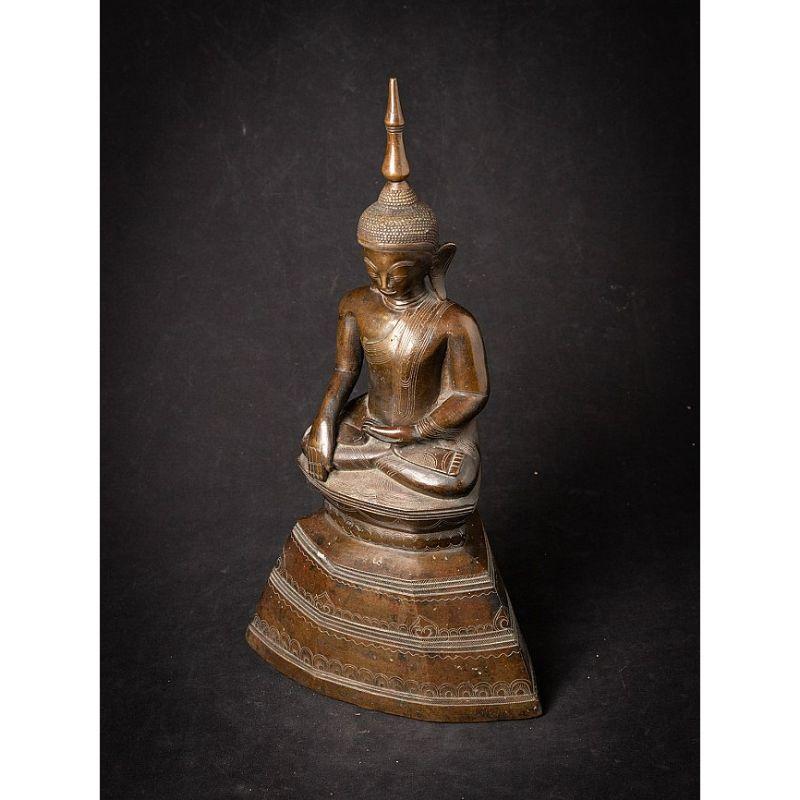 Antique Bronze Burmese Buddha Statue from Burma For Sale 9