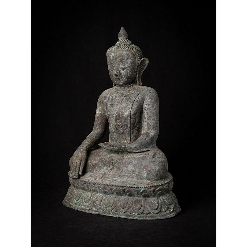 Material: bronze
52,8 cm high 
37 cm wide and 21 cm deep
Weight: 12.4 kgs
Bhumisparsha mudra
Originating from Burma
19th century

 
