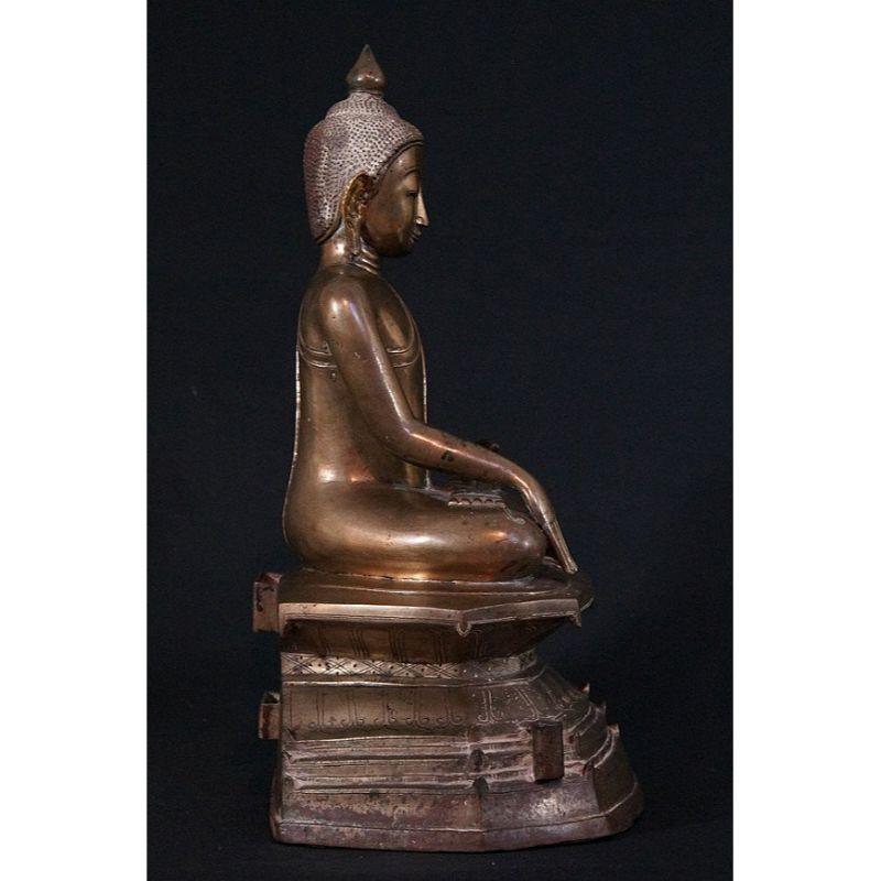 Antique Bronze Burmese Buddha Statue from Burma For Sale 1