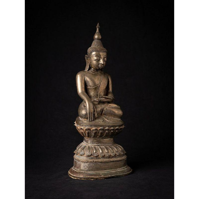 Antique Bronze Burmese Buddha Statue from Burma For Sale 2