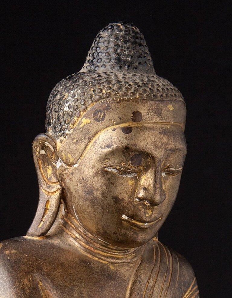 statue de Bouddha birman en bronze ancien provenant de Birmanie  Bouddhas originaux en vente 5