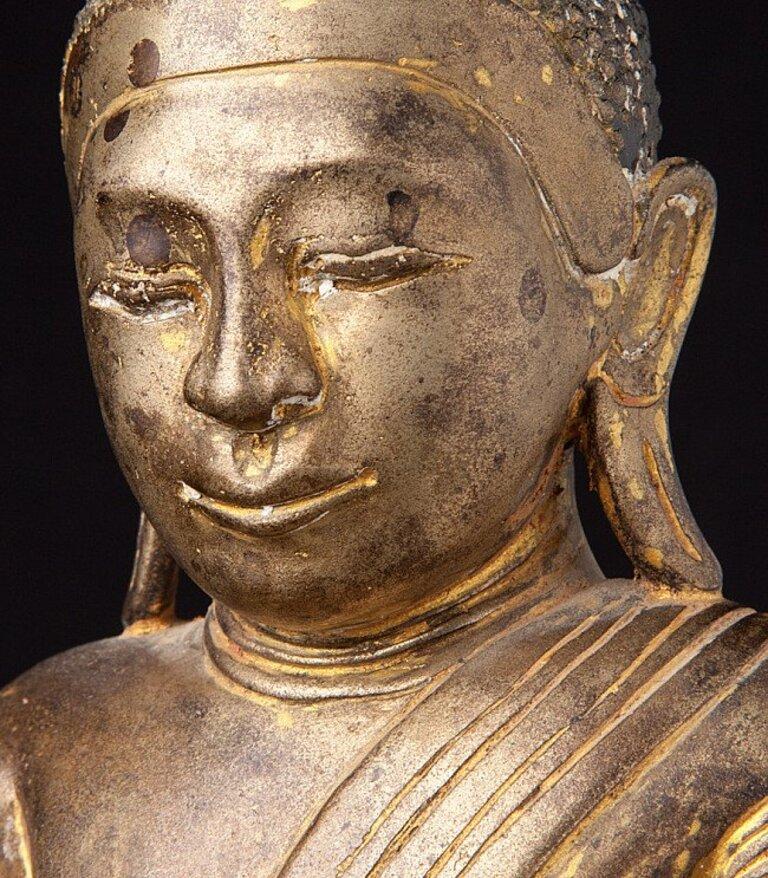 Antique bronze Burmese Buddha statue from Burma  Original Buddhas For Sale 9