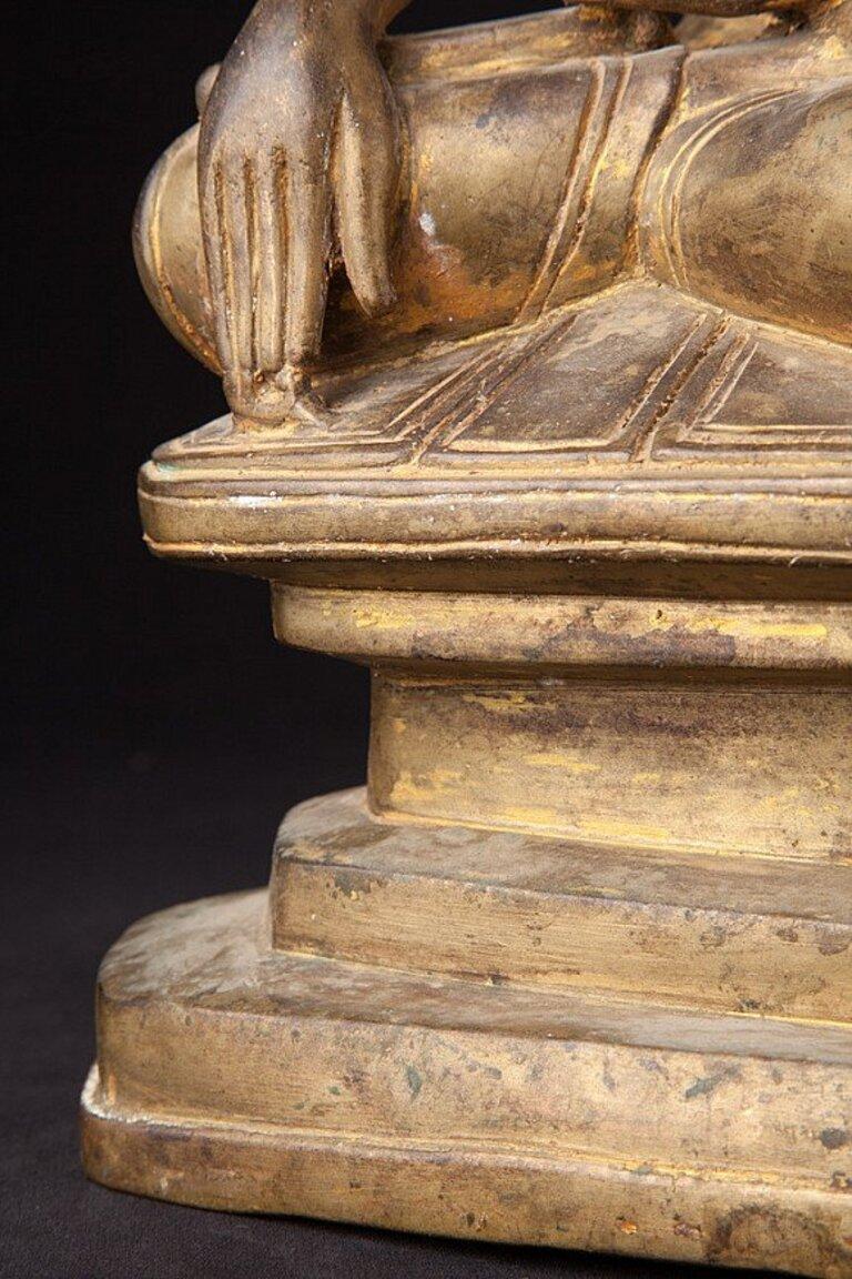 Antique bronze Burmese Buddha statue from Burma  Original Buddhas For Sale 10
