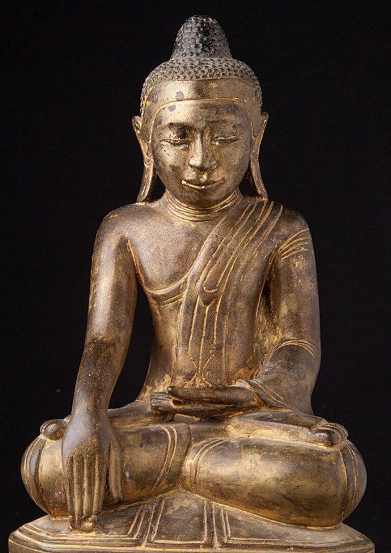 Antique bronze Burmese Buddha statue from Burma  Original Buddhas For Sale 2