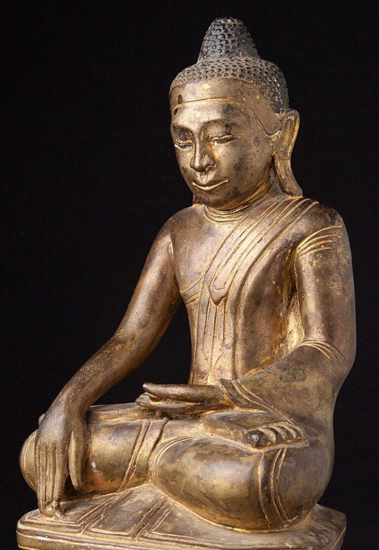 Antique bronze Burmese Buddha statue from Burma  Original Buddhas For Sale 3