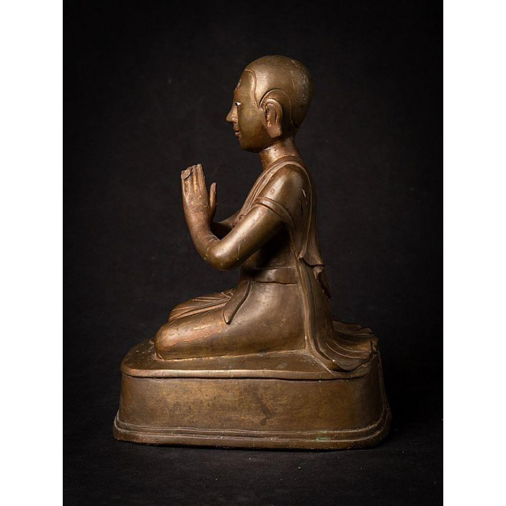 Antique bronze Burmese Monk statue from Burma In Good Condition For Sale In DEVENTER, NL