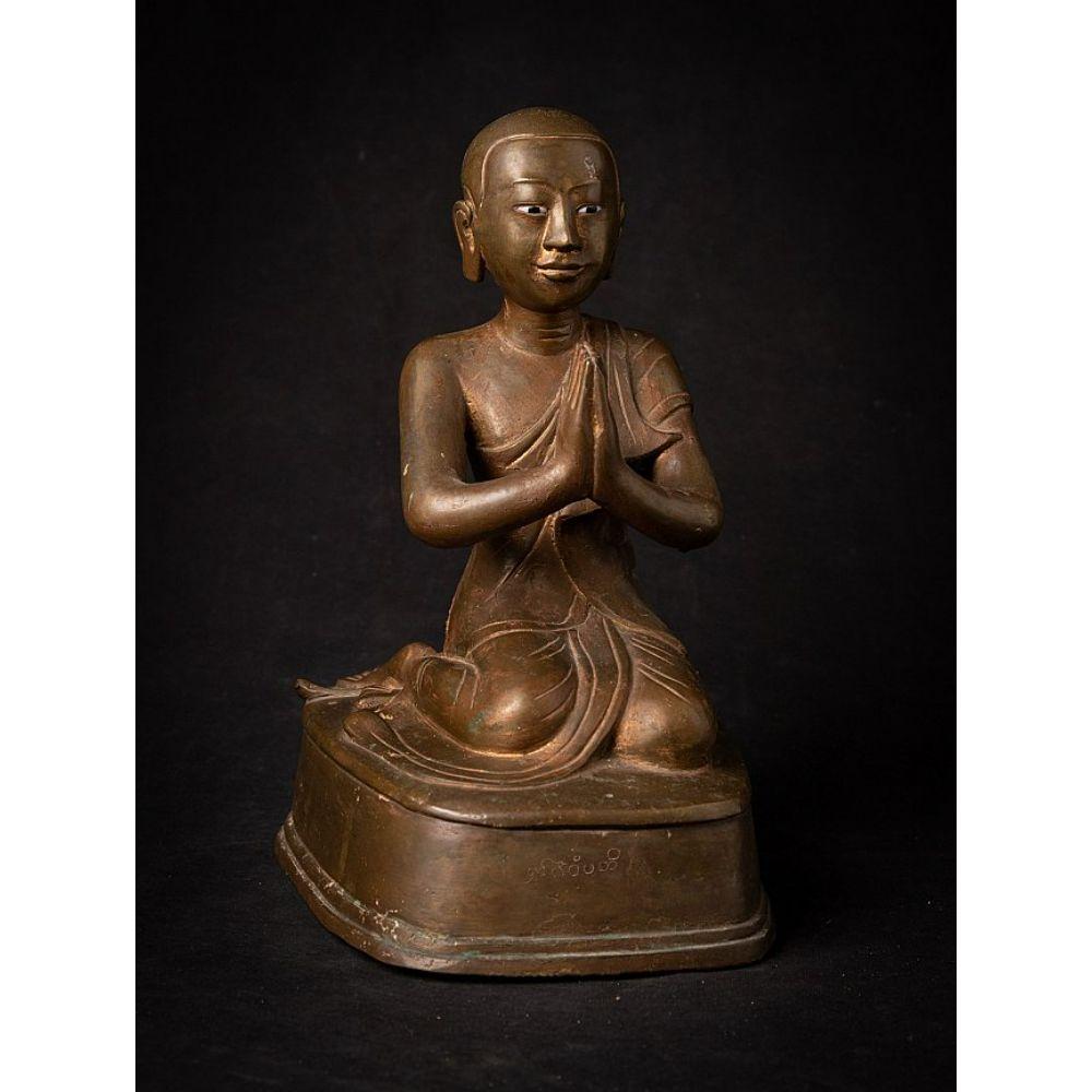 Antique bronze Burmese Monk statue from Burma For Sale 1