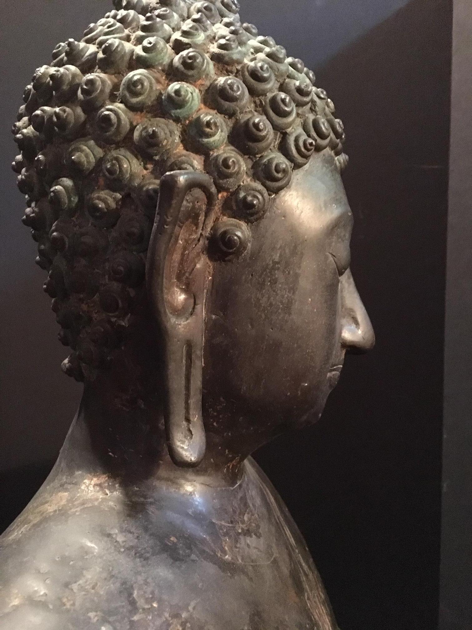 Antique Bronze Bust of Buddha, Thailand Ayutthaya, circa 18th Century For Sale 2