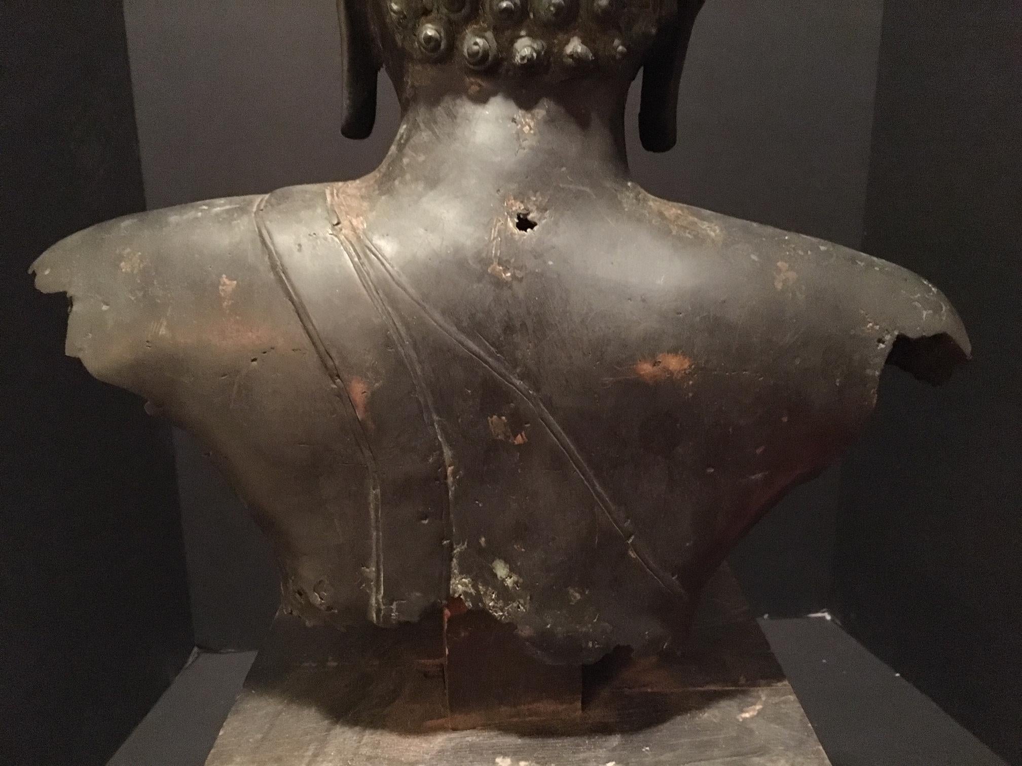 Antique Bronze Bust of Buddha, Thailand Ayutthaya, circa 18th Century For Sale 4