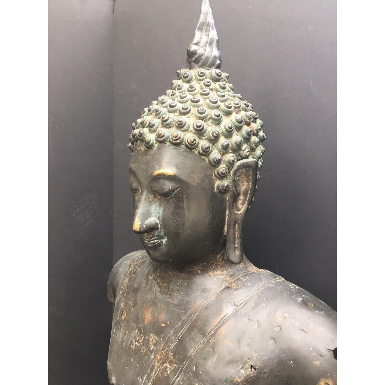 18th Century and Earlier Antique Bronze Bust of Buddha, Thailand Ayutthaya, circa 18th Century For Sale
