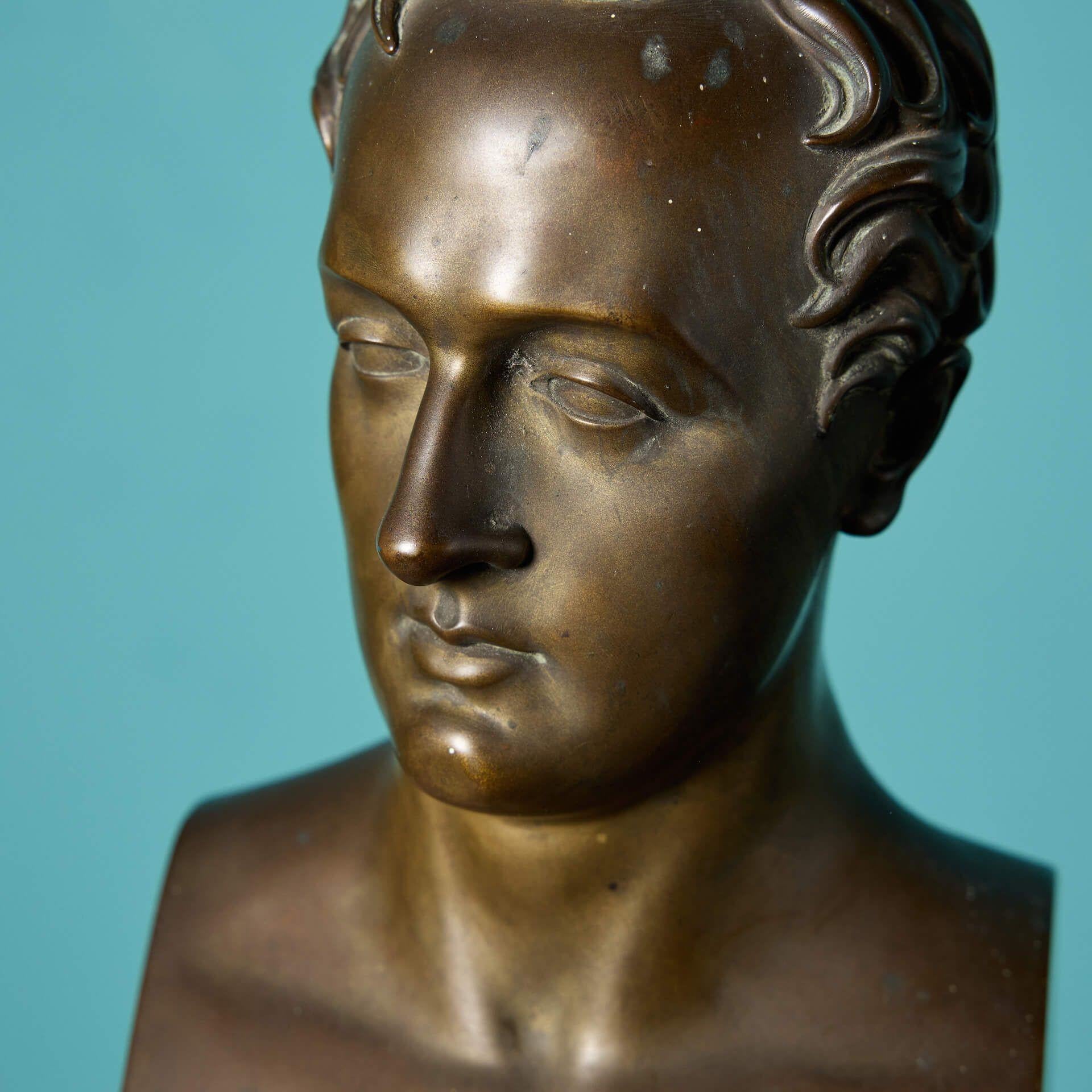 Vittoriano Antico busto in bronzo di Lord Byron in vendita