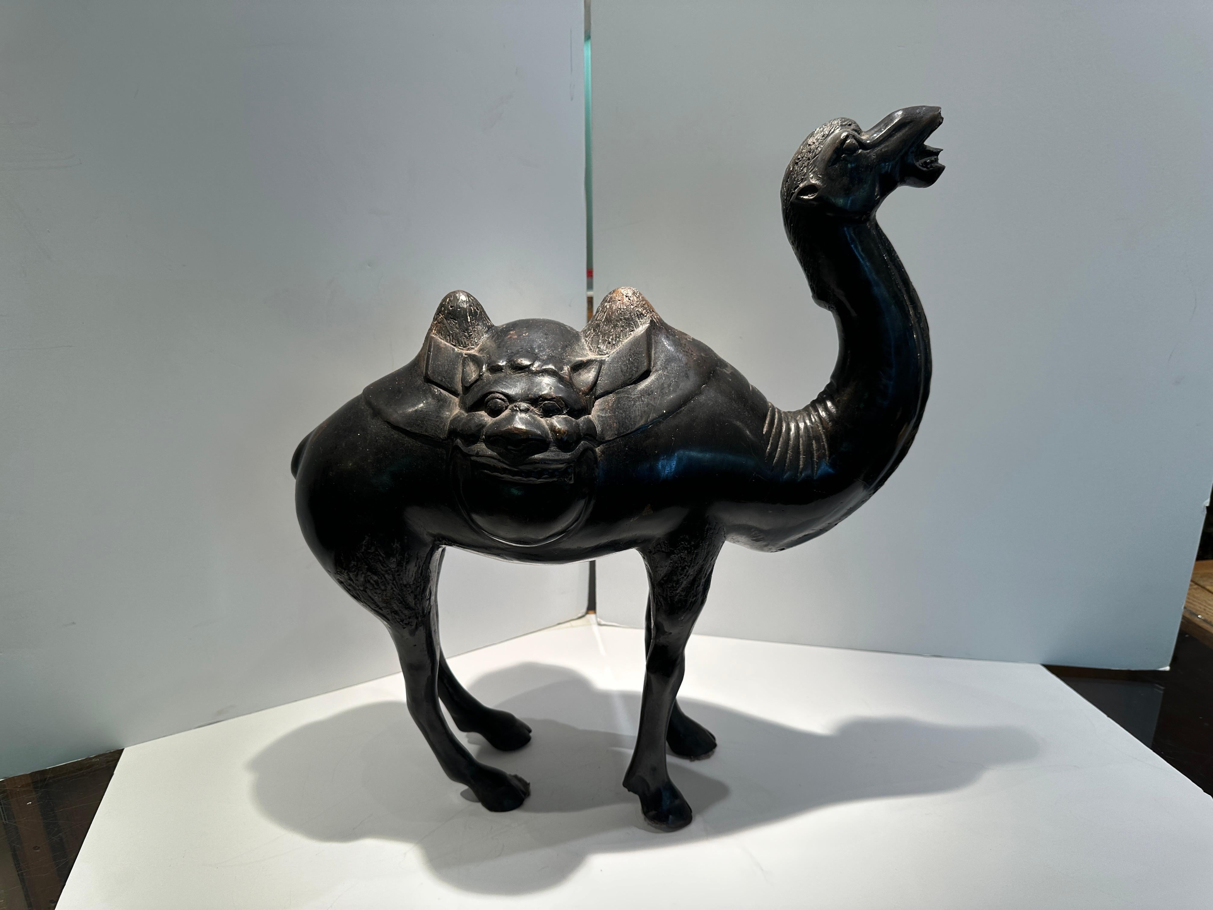 Sculpture ancienne de camel en bronze  en vente 3
