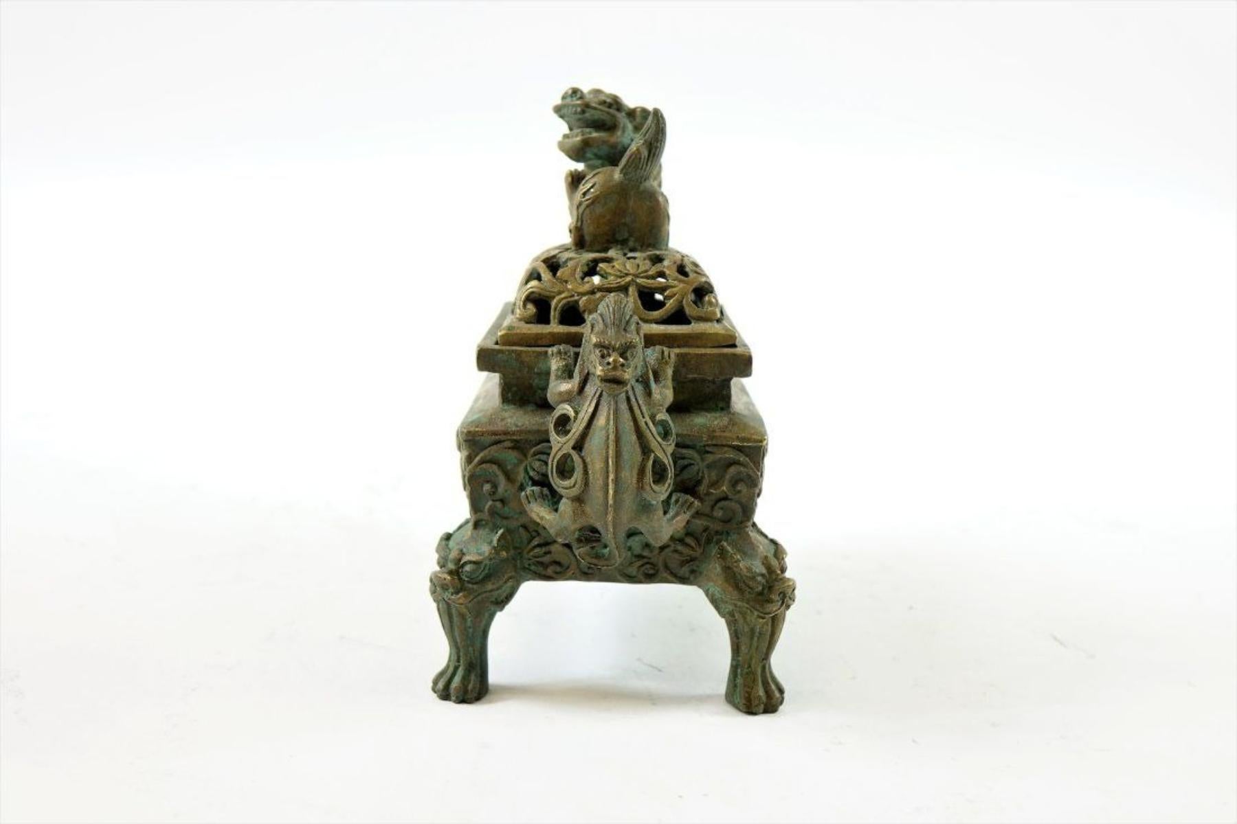 Antique Bronze Chinese Foo Lion Incense Burner - Marked Ming Dynasty In Good Condition For Sale In Newmanstown, PA