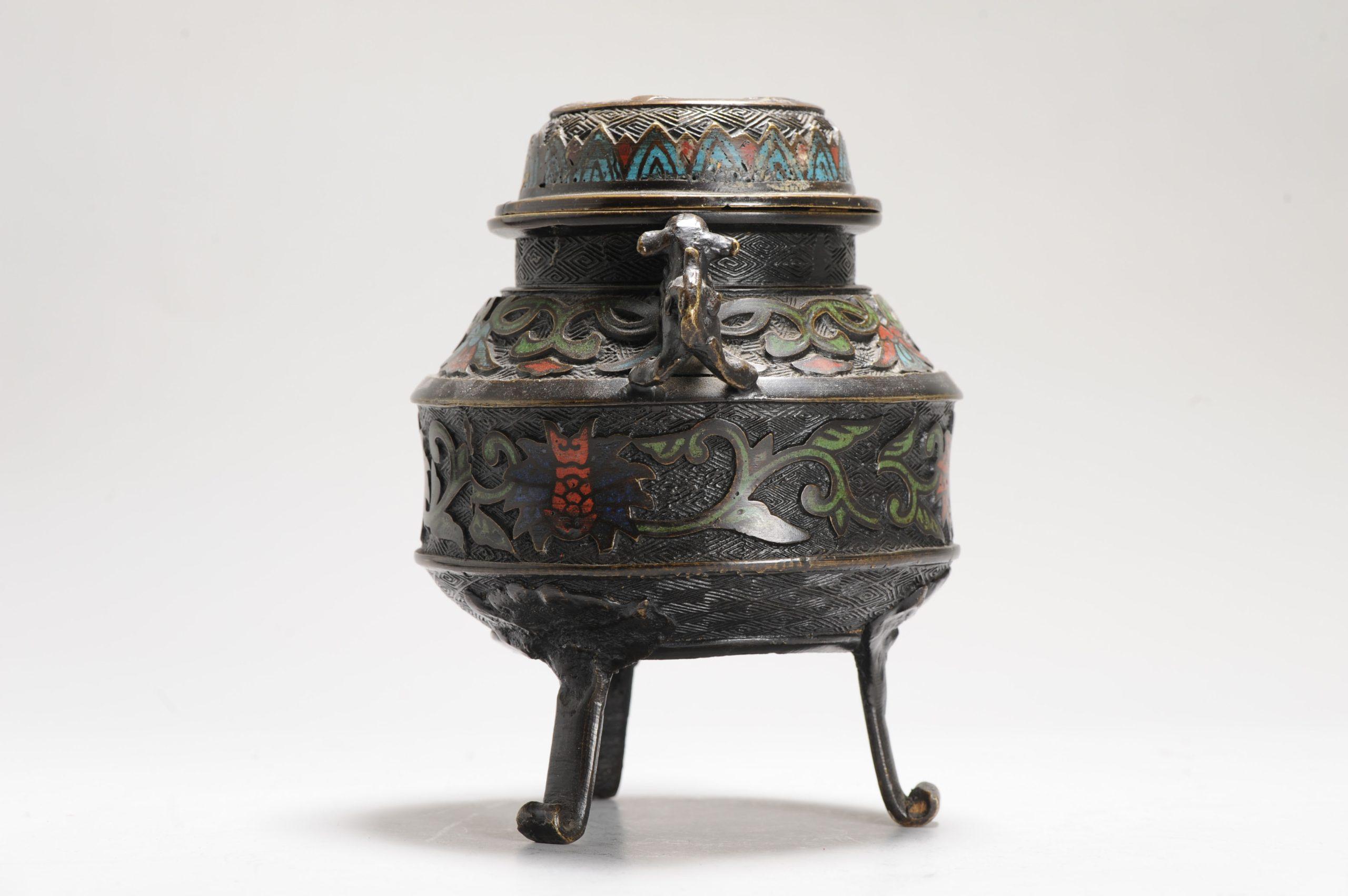 Bronzo antico / rame Cloisonné Koro con forma di leone Foo Giappone 19° C. in vendita 4