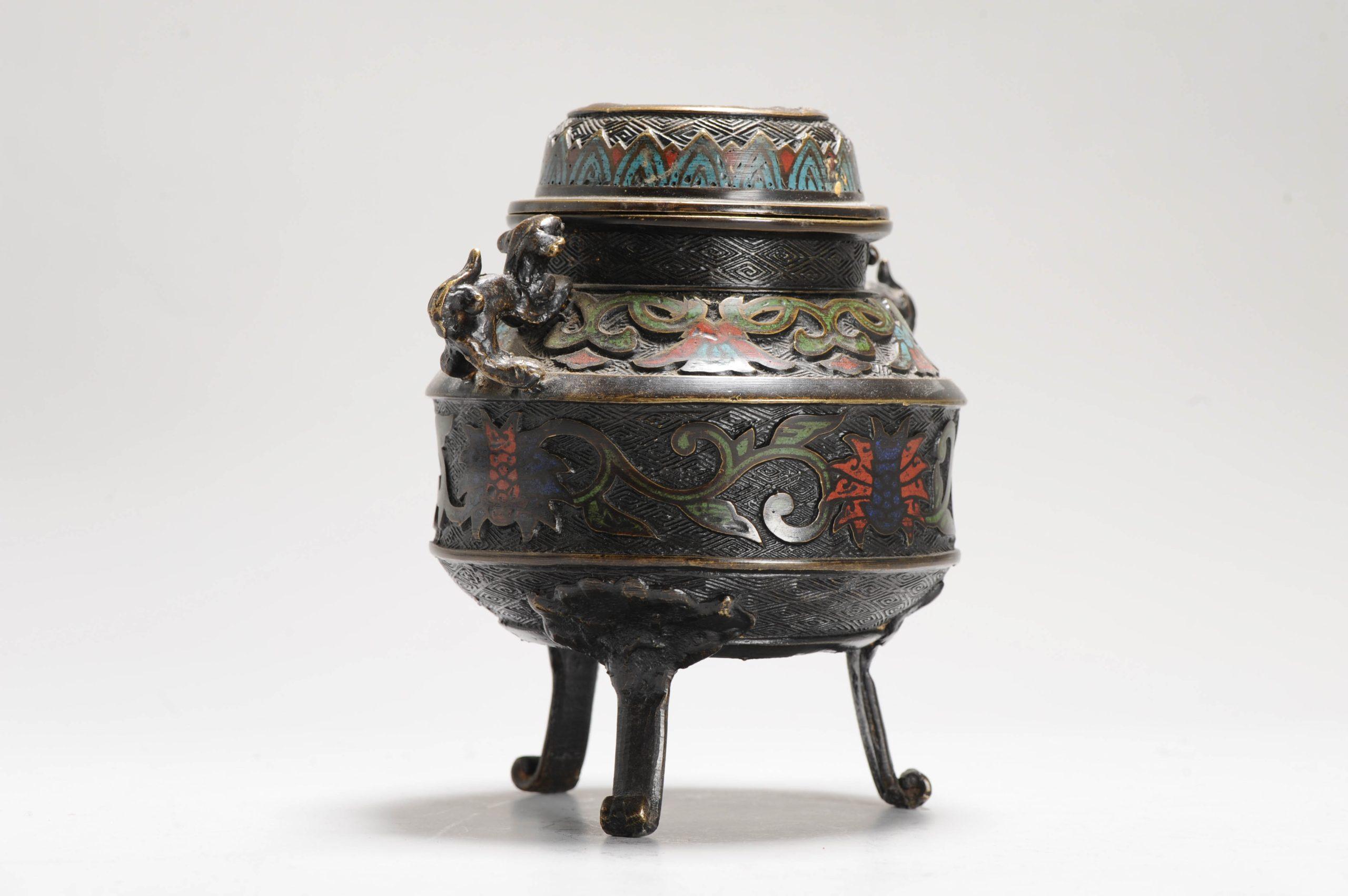 Bronzo antico / rame Cloisonné Koro con forma di leone Foo Giappone 19° C. in vendita 6