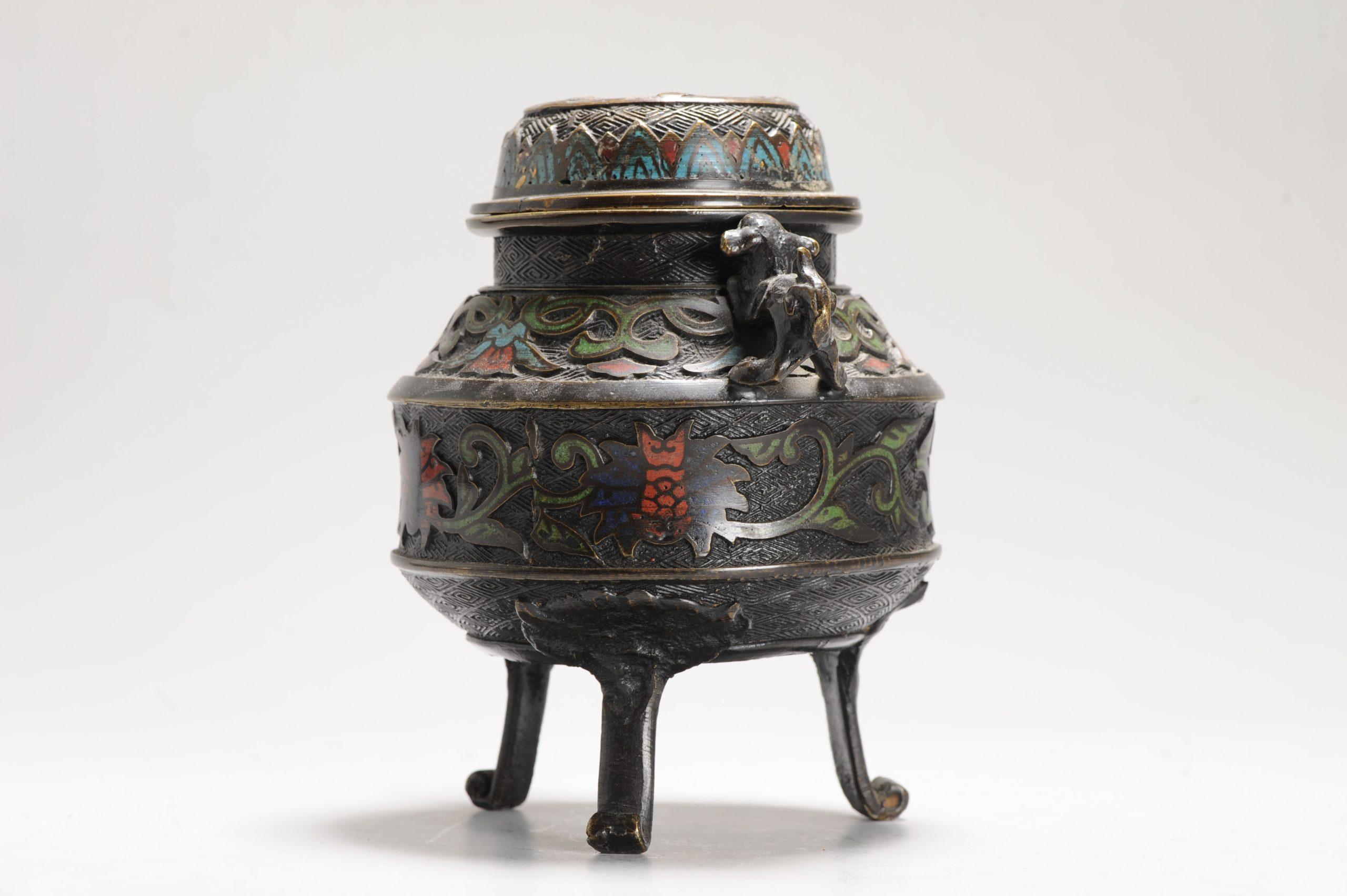 Bronzo antico / rame Cloisonné Koro con forma di leone Foo Giappone 19° C. in vendita 7