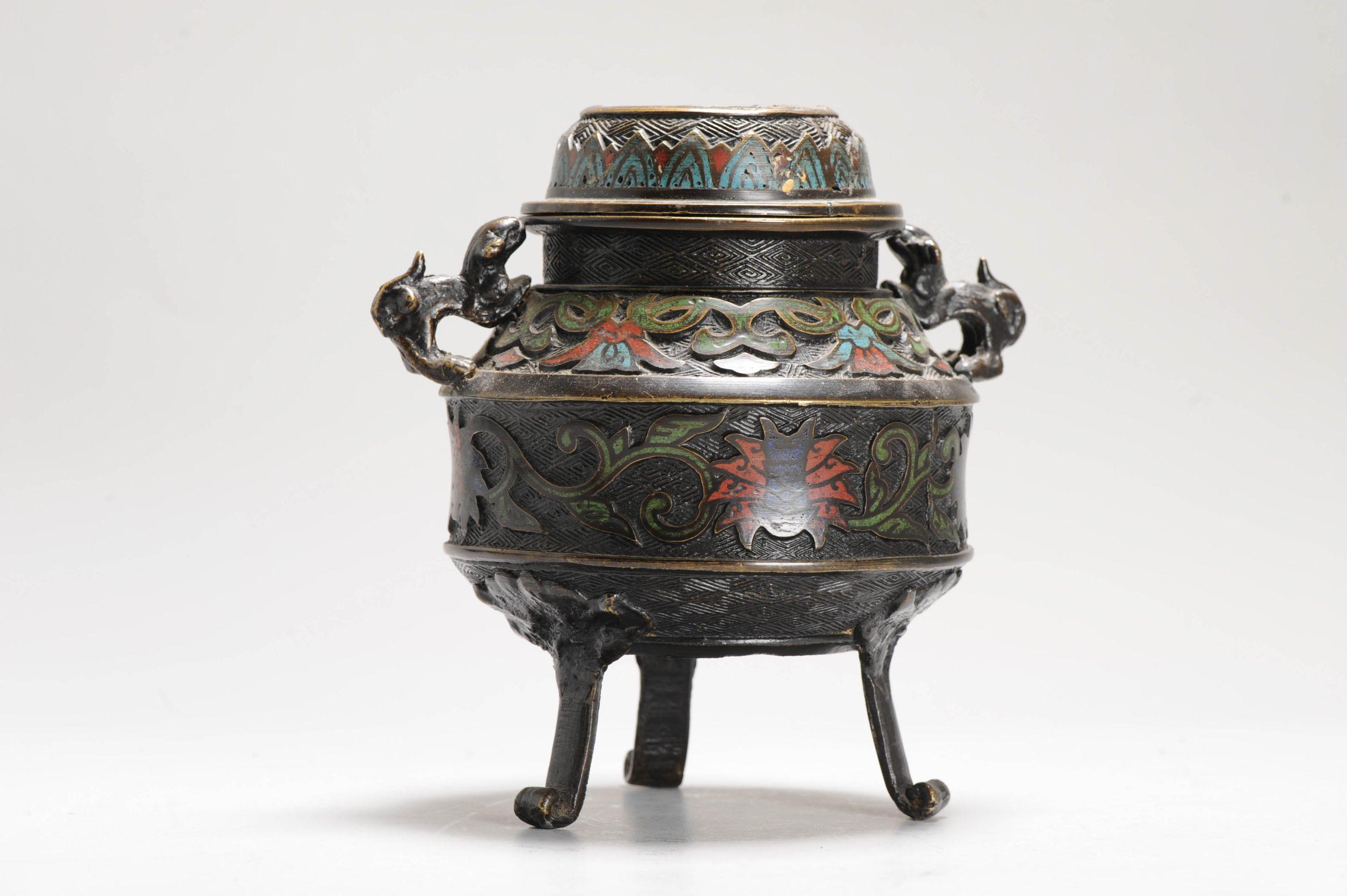 Bronzo antico / rame Cloisonné Koro con forma di leone Foo Giappone 19° C. in vendita 10