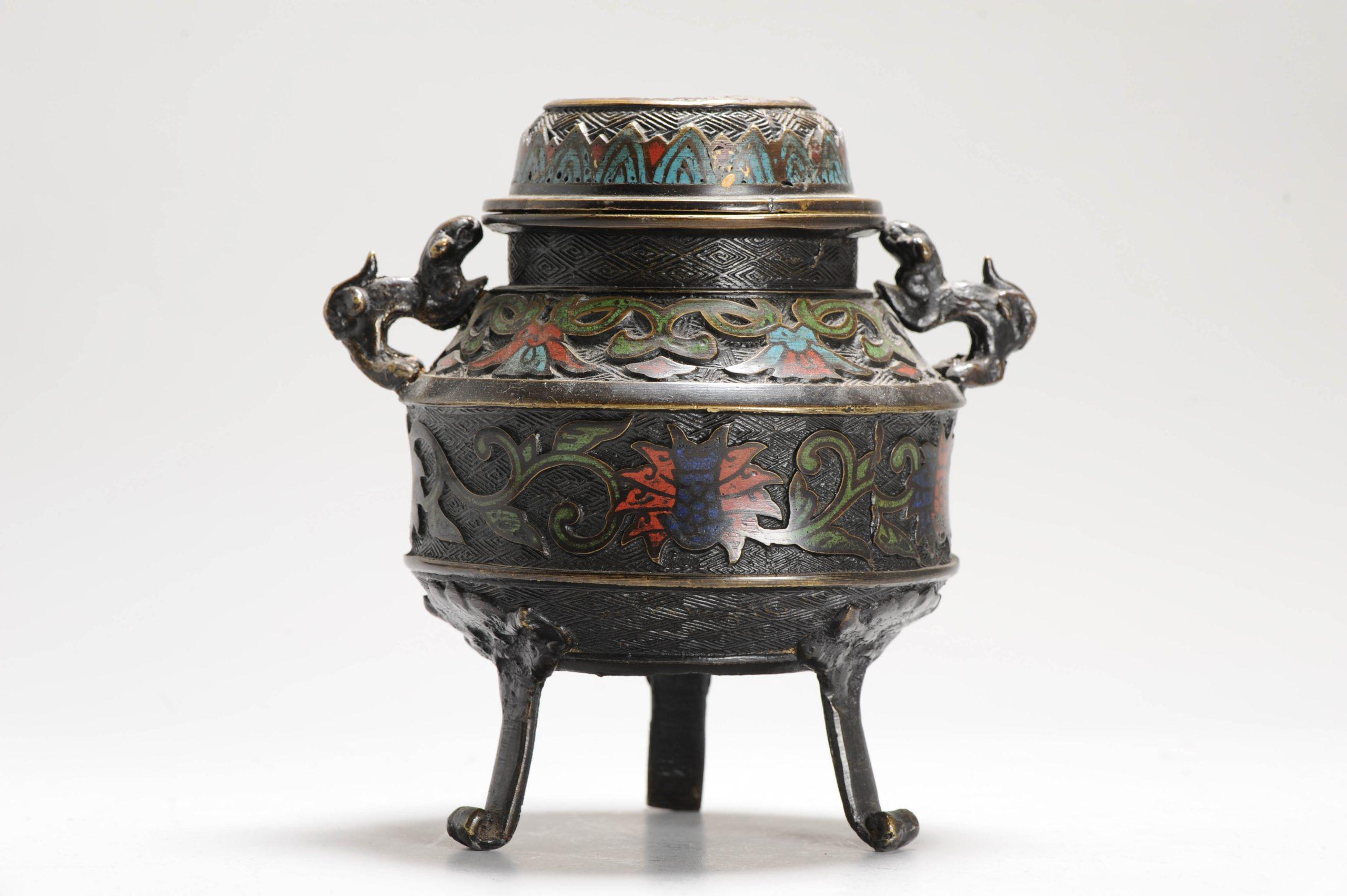Porcellana Bronzo antico / rame Cloisonné Koro con forma di leone Foo Giappone 19° C. in vendita