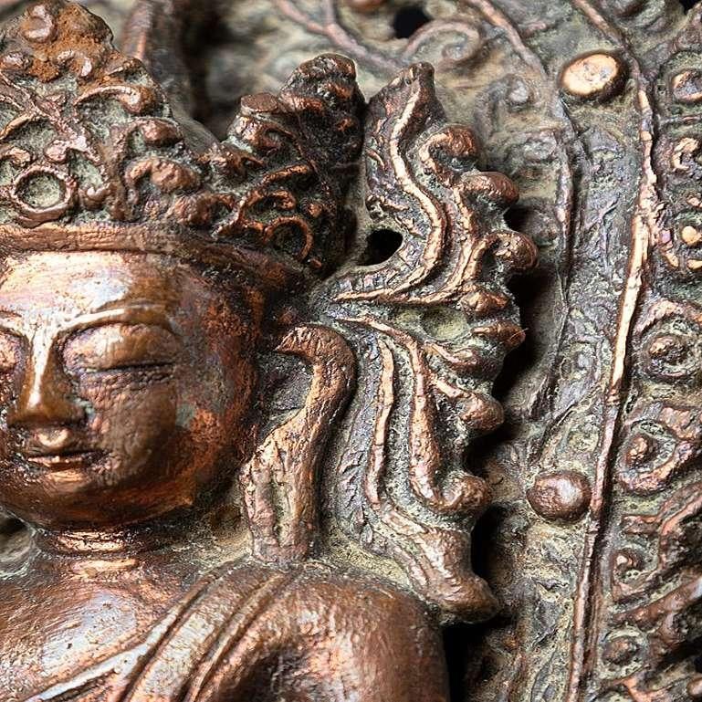 Antique Bronze Crowned Arakan Buddha from Burma For Sale 14