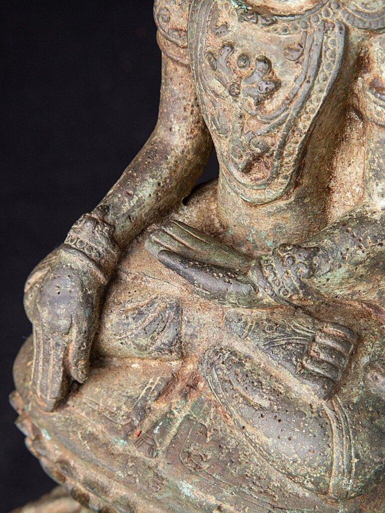 Antique Bronze Crowned Buddha Statue from Burma For Sale 11