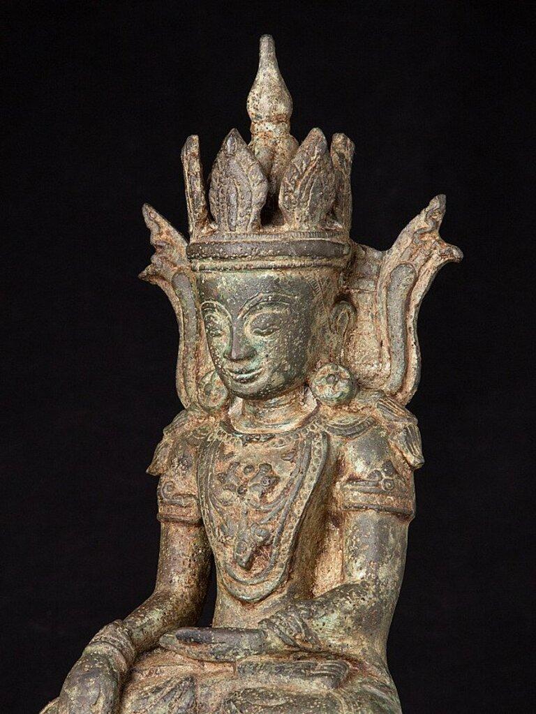 Antique Bronze Crowned Buddha Statue from Burma For Sale 4