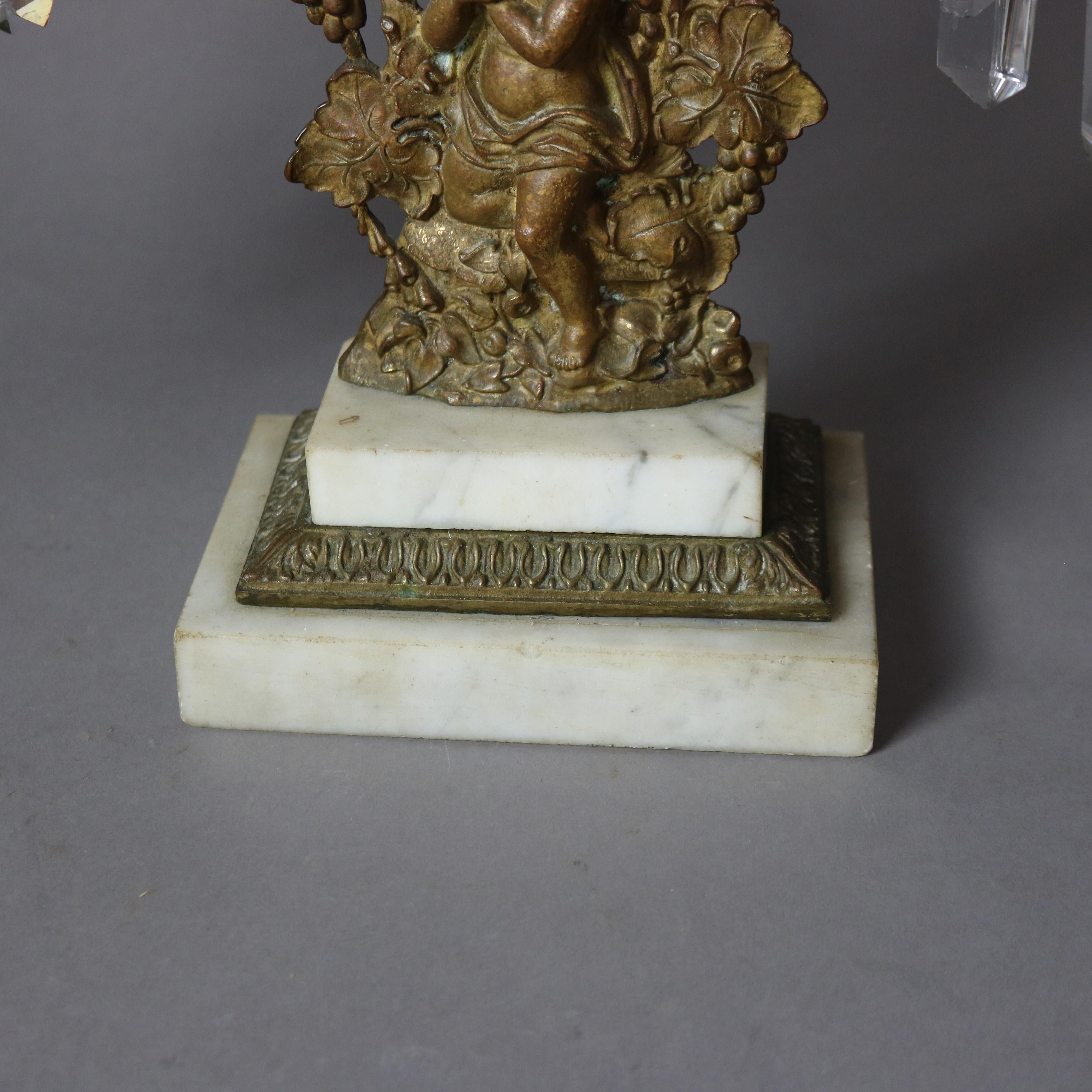 Antiguo Juego de Girándulas Figurales de Bronce, Cristal y Mármol con Querubines C1890 en venta 6