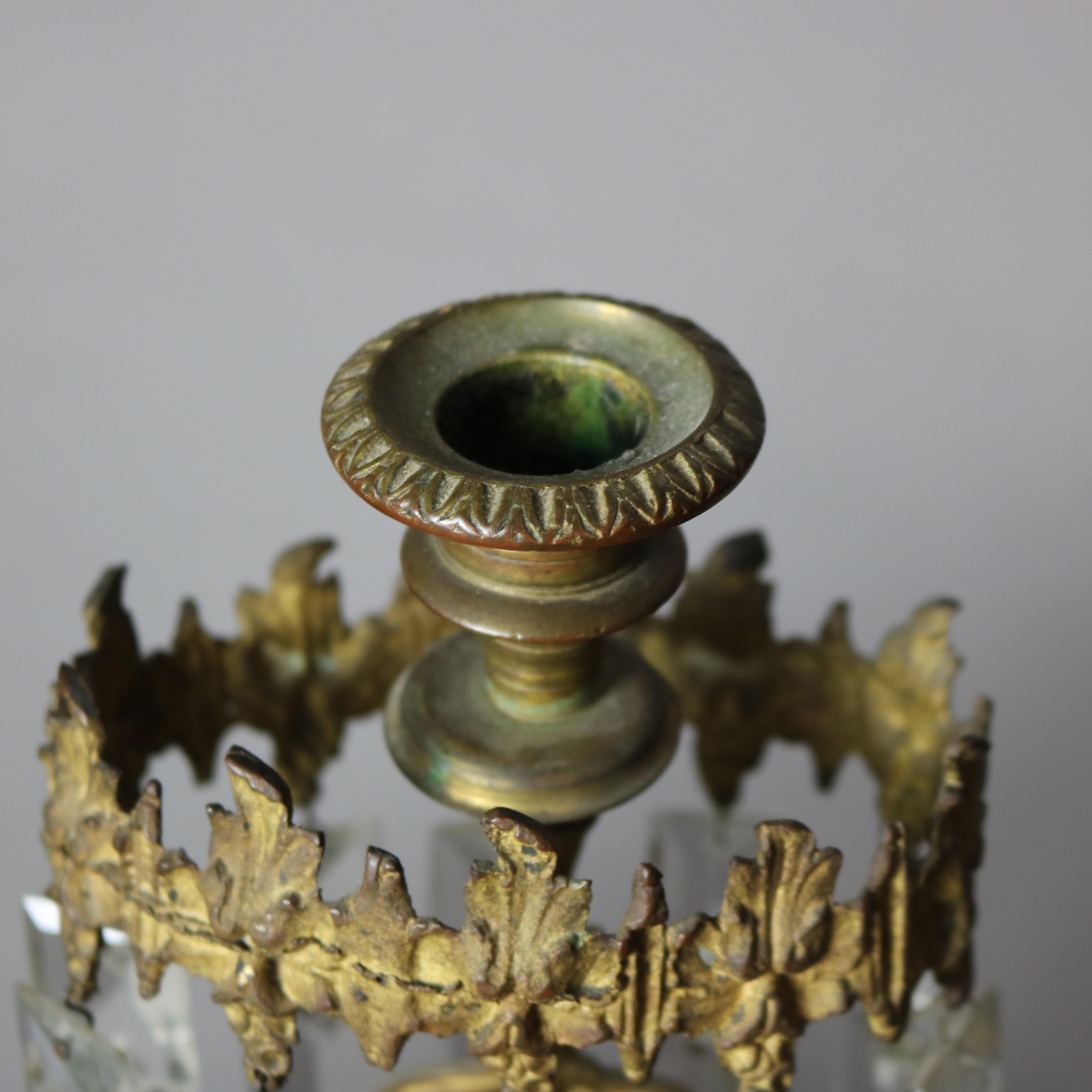 Antiguo Juego de Girándulas Figurales de Bronce, Cristal y Mármol con Querubines C1890 en venta 2