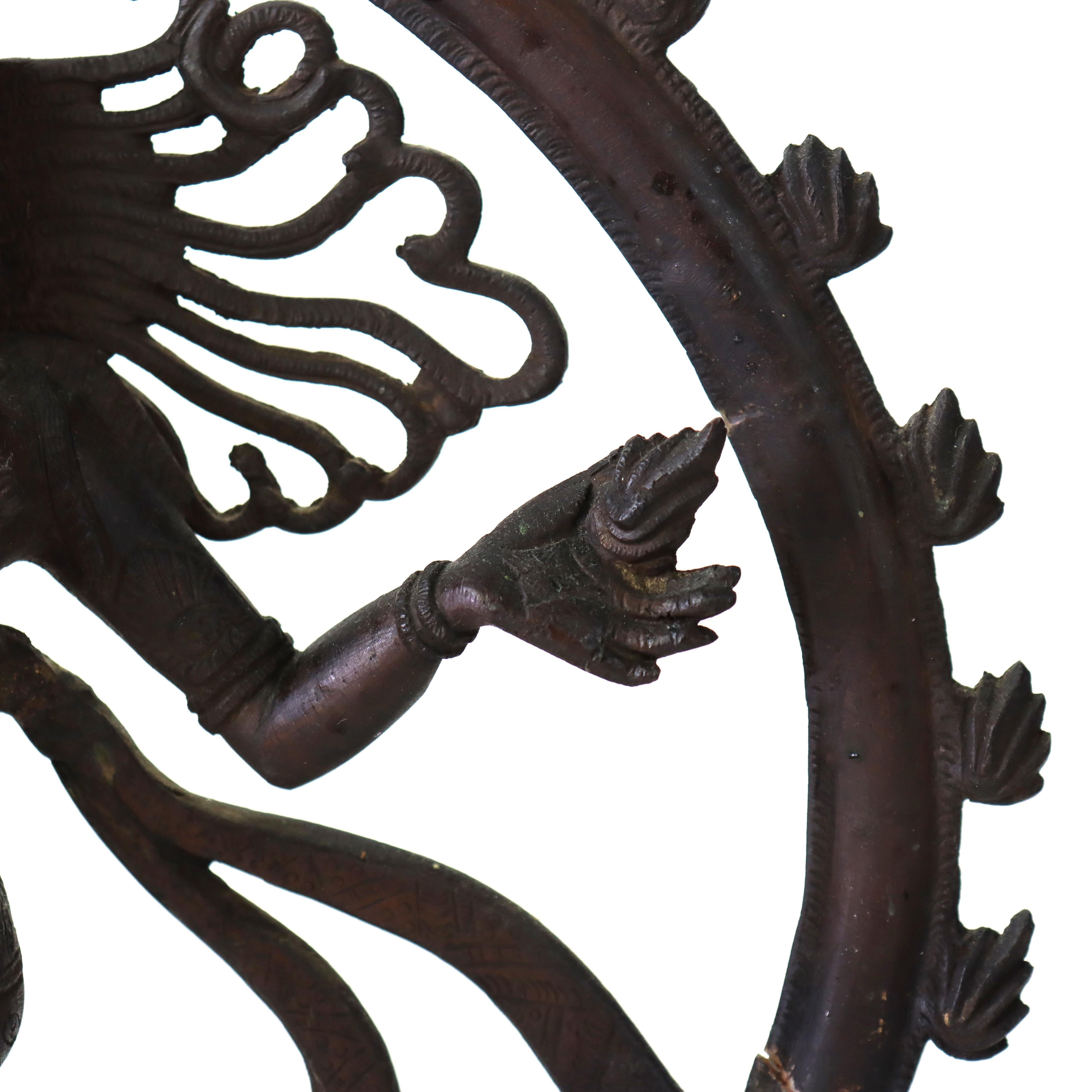 Statue de Shiva Nataraja en bronze ancien dansant debout sur le démon Apasmara C1920 Bon état - En vente à Big Flats, NY