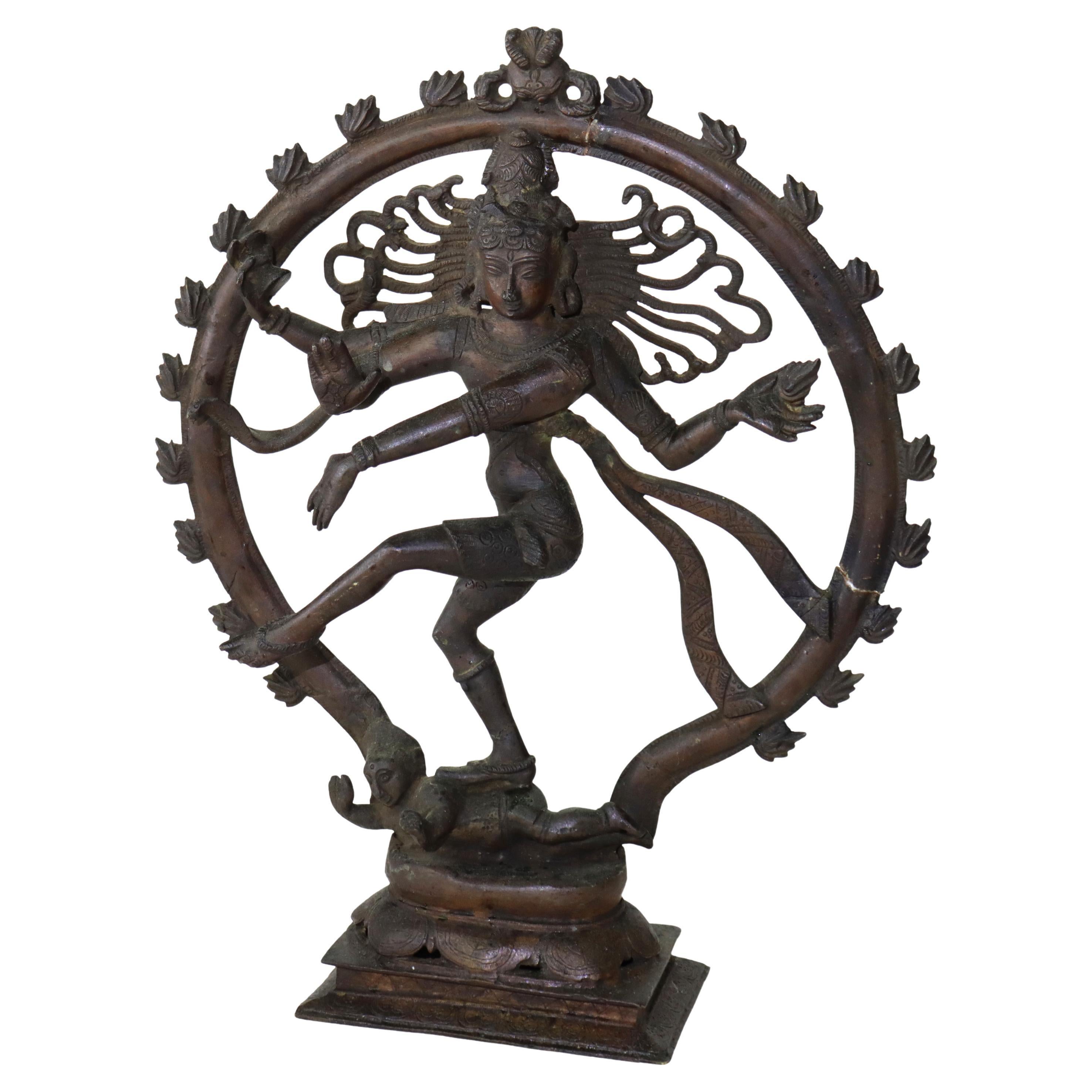 Statue de Shiva Nataraja en bronze ancien dansant debout sur le démon Apasmara C1920