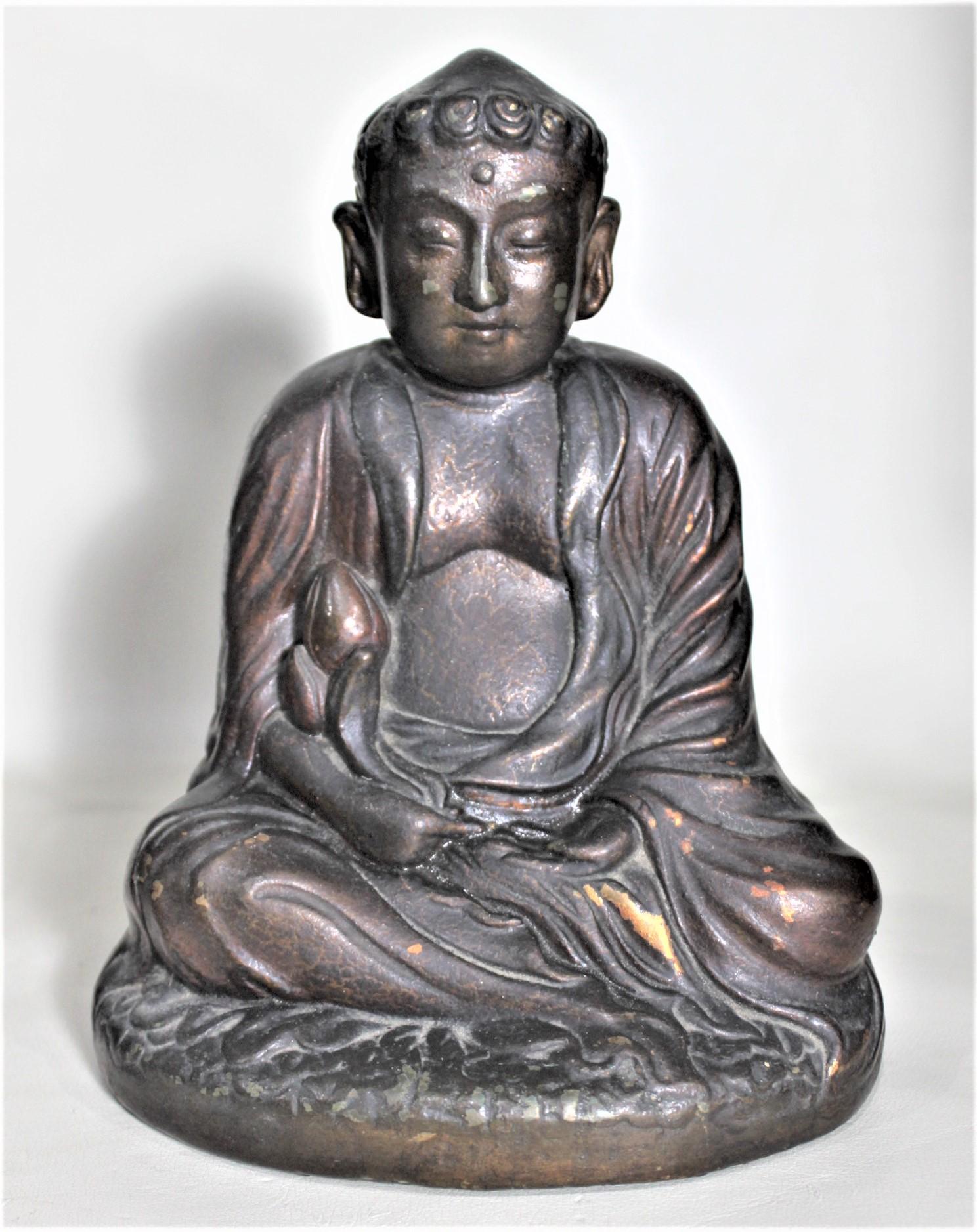 Antike, bronze lackierte und polychrom bemalte Buddha-Skulptur mit Sockelständer im Angebot 5