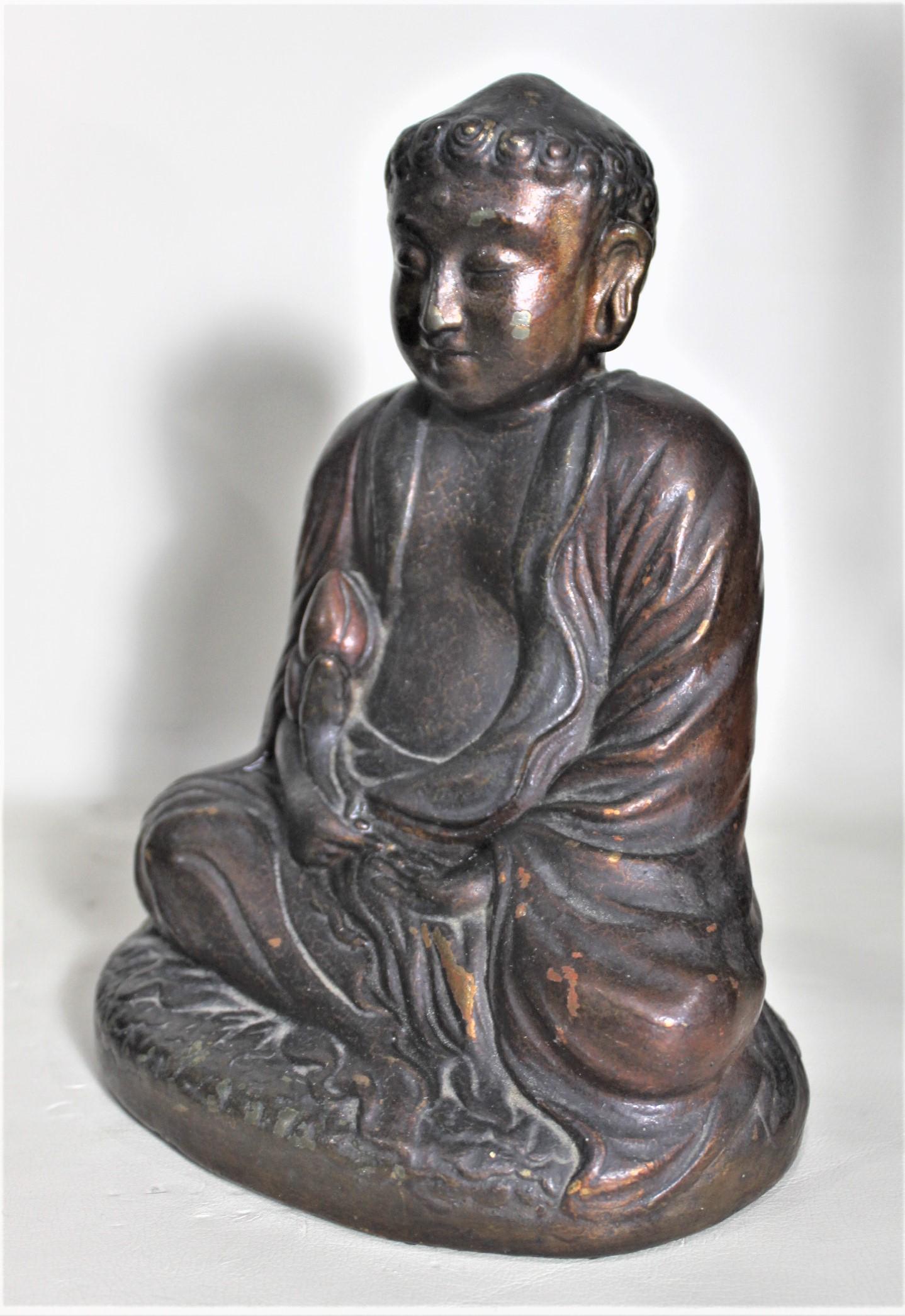 Antike, bronze lackierte und polychrom bemalte Buddha-Skulptur mit Sockelständer im Angebot 6