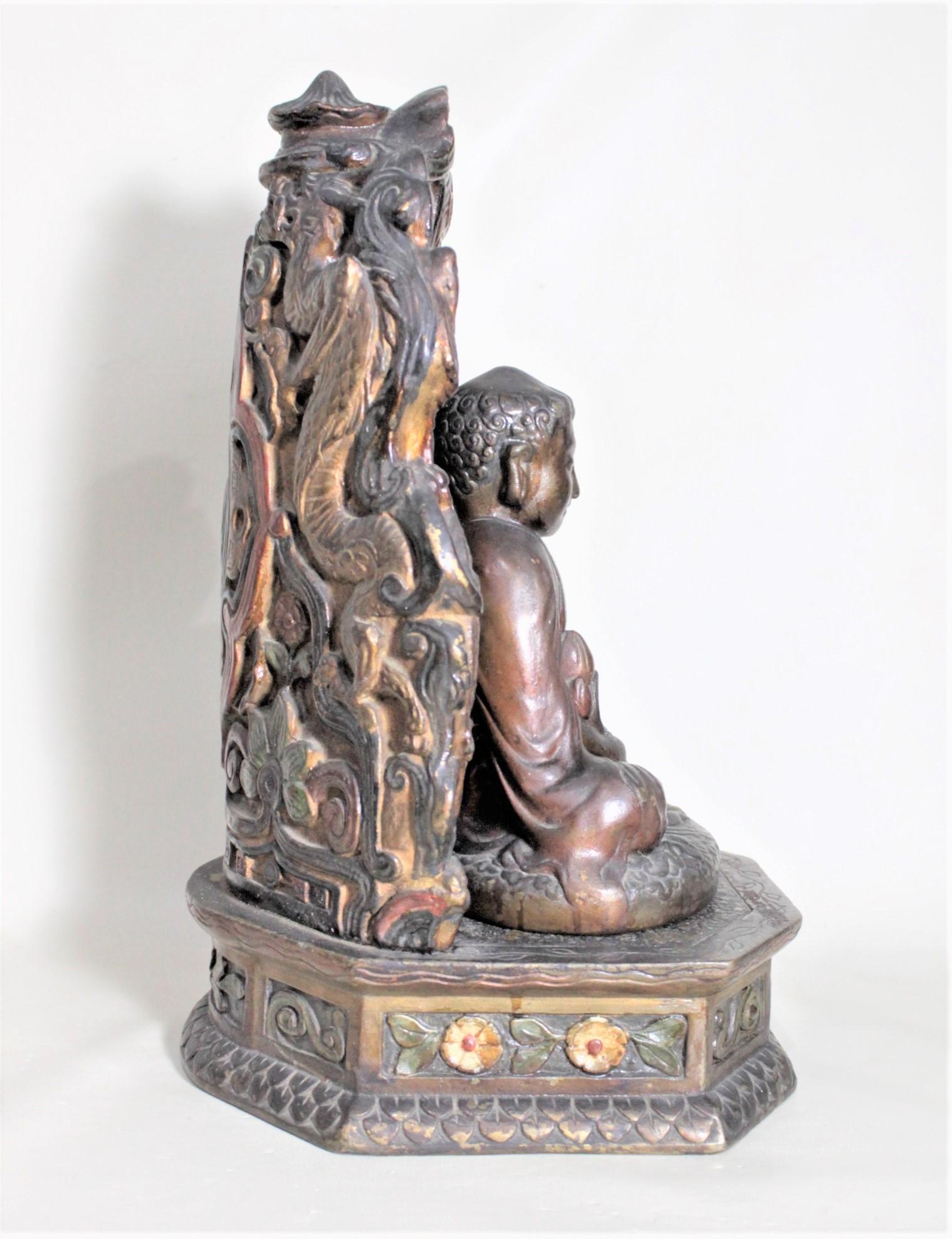 Bronze Ancienne sculpture de Bouddha en bronze coulé et peint en polychrome avec support sur piédestal en vente