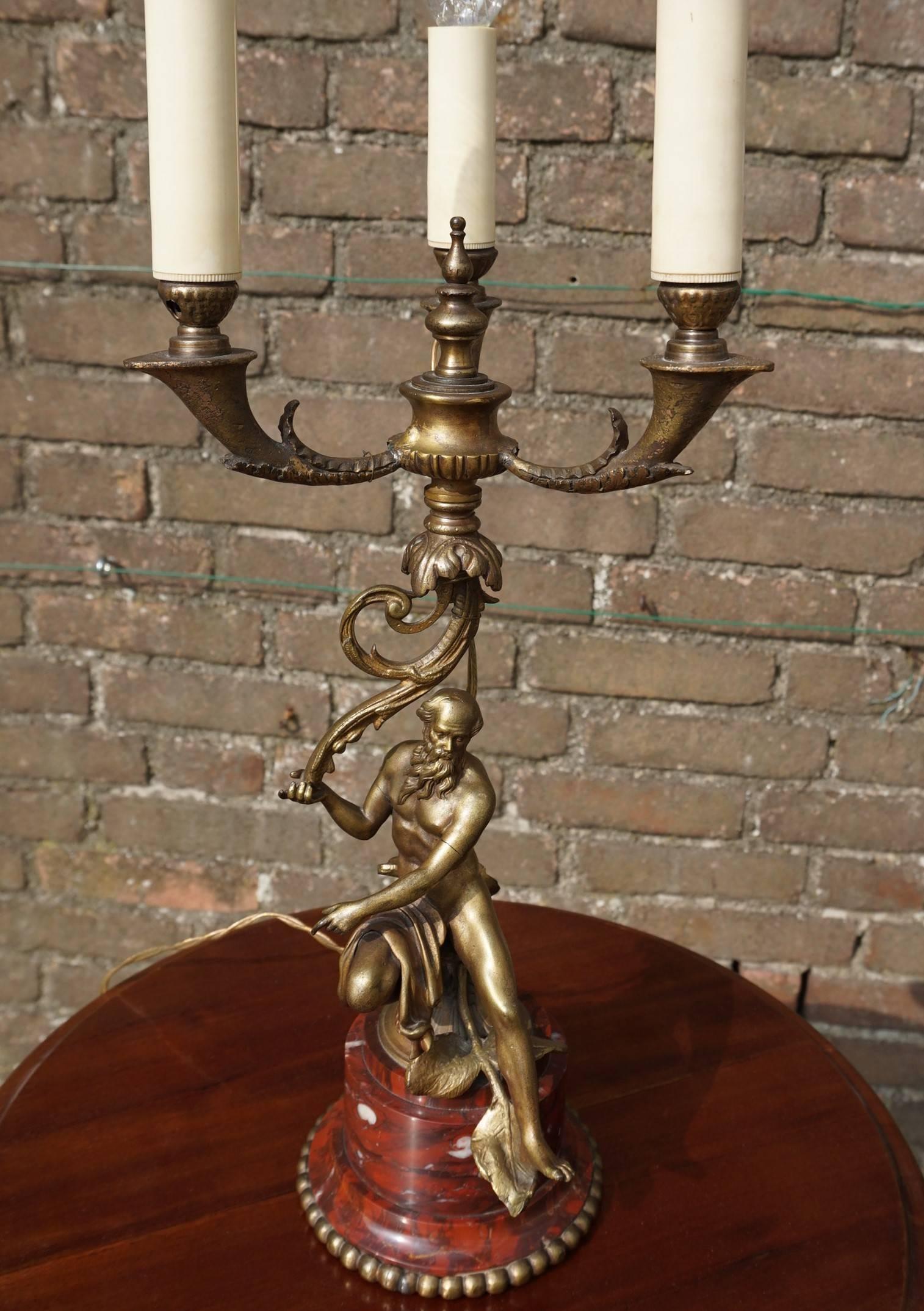 Lampe de table ancienne de style Empire en bronze avec une sculpture de Zeus nu sur socle en marbre en vente 6