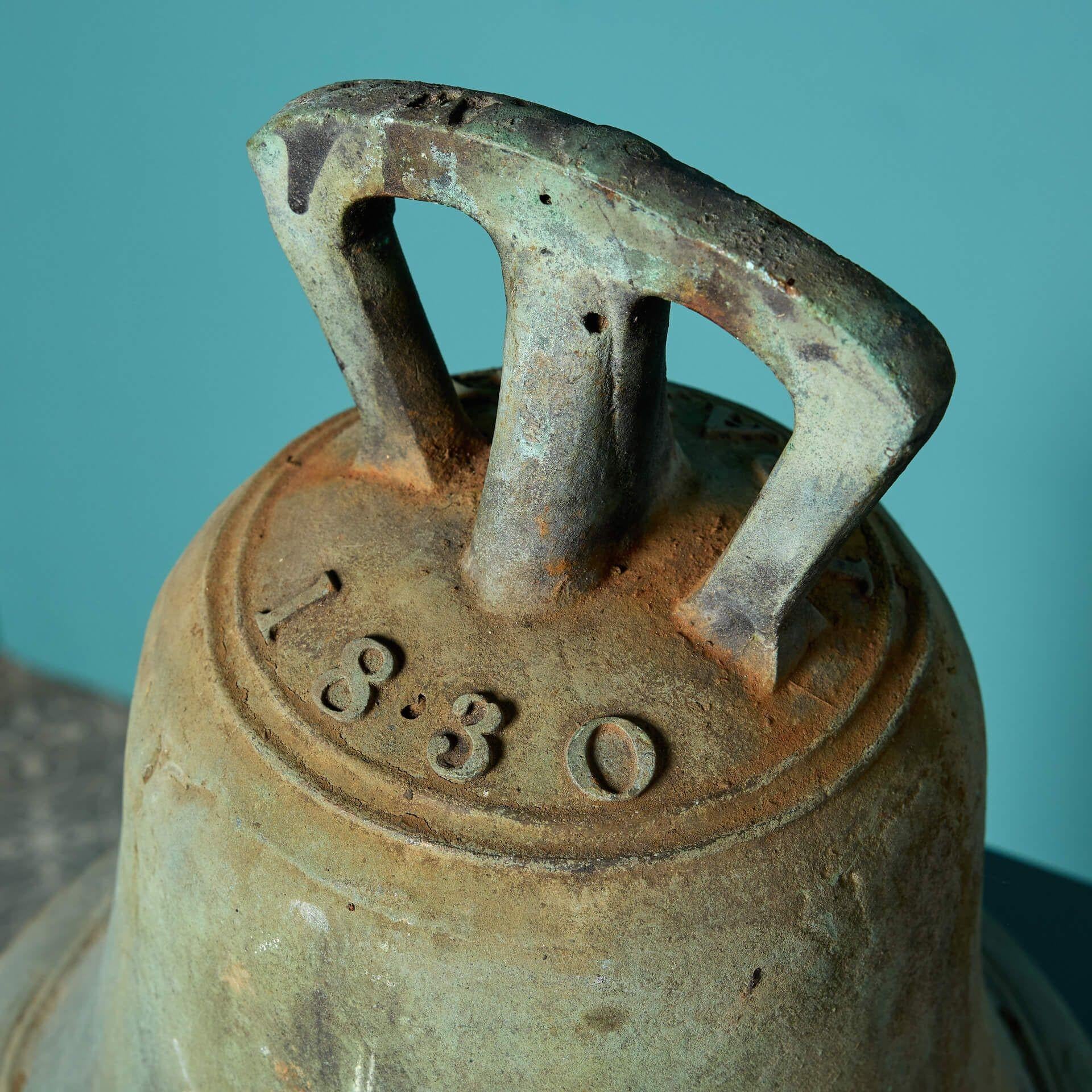Inglese Campana inglese in bronzo antico in vendita