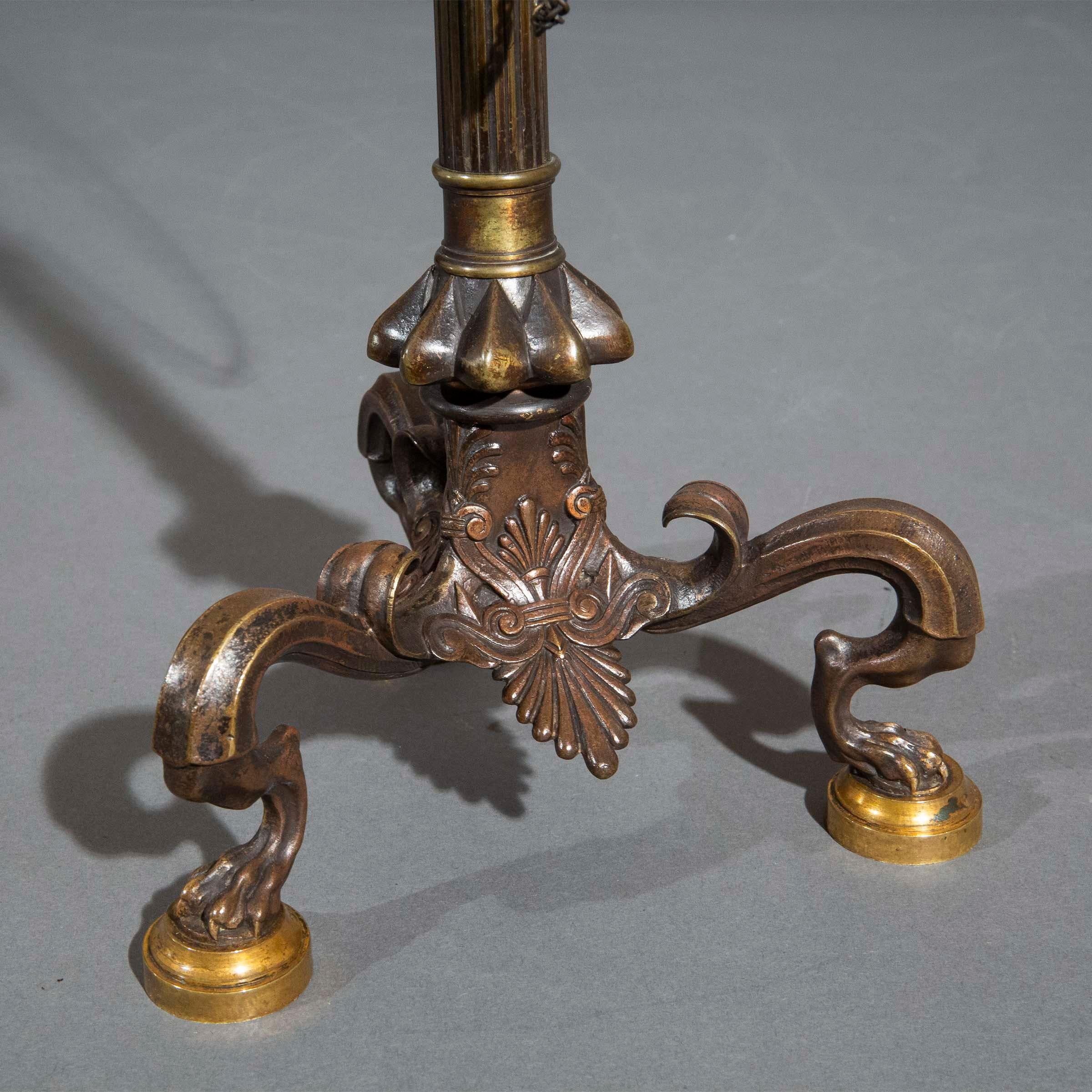 Candélabre étrusque ancien en bronze 19ème siècle en vente 4