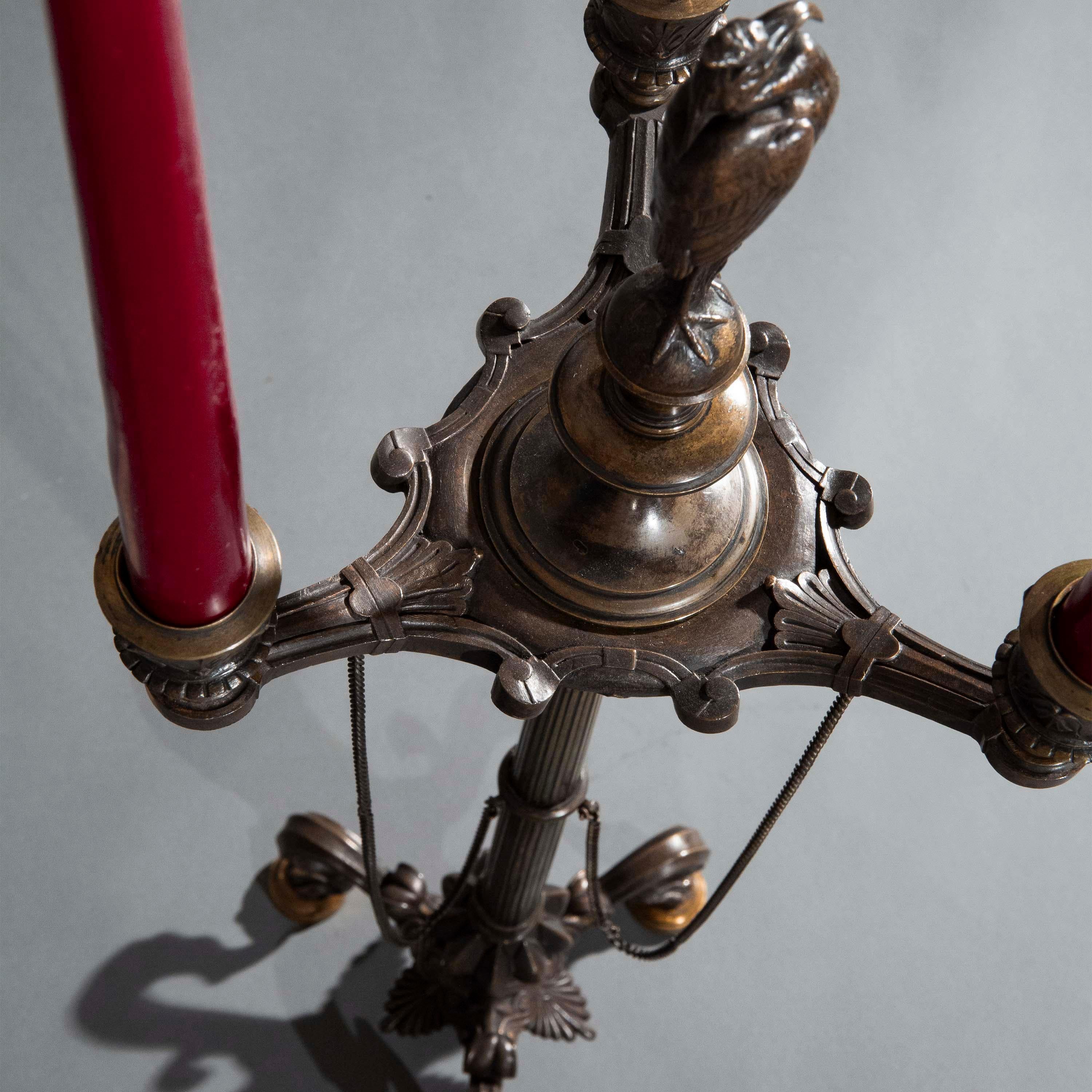 Candélabre étrusque ancien en bronze 19ème siècle en vente 7