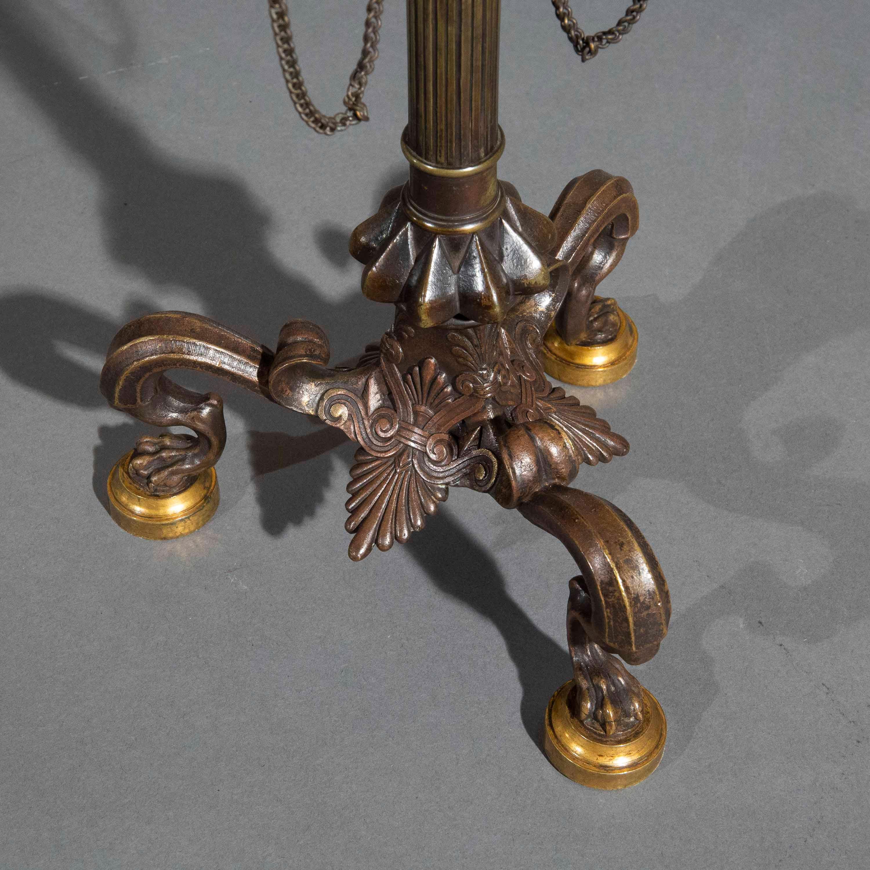 Candélabre étrusque ancien en bronze 19ème siècle Bon état - En vente à London, GB