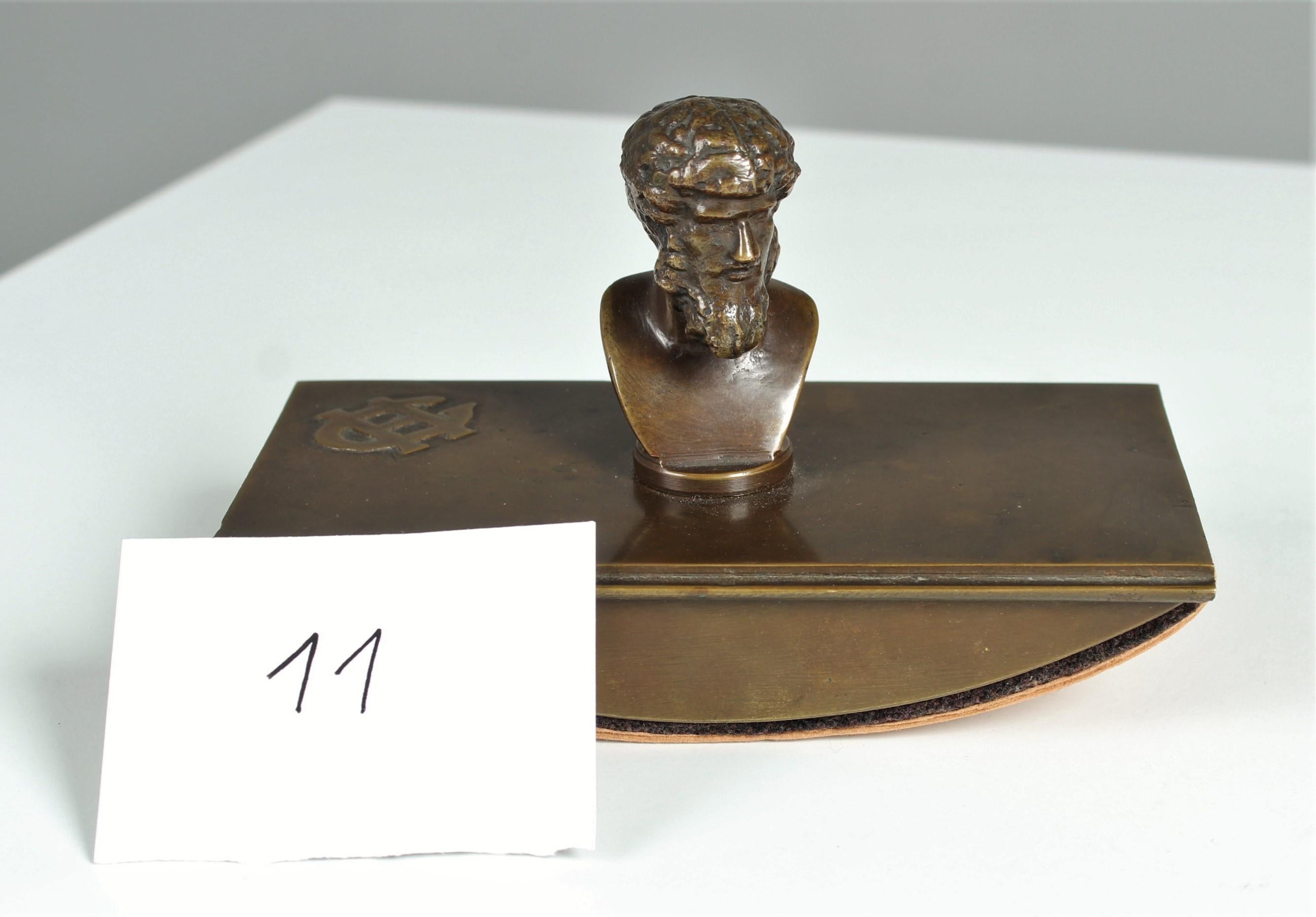 Antique Bronze Extinguishing Cradle, Signed Bronze Miniature Bust, Circa 1880 For Sale 1