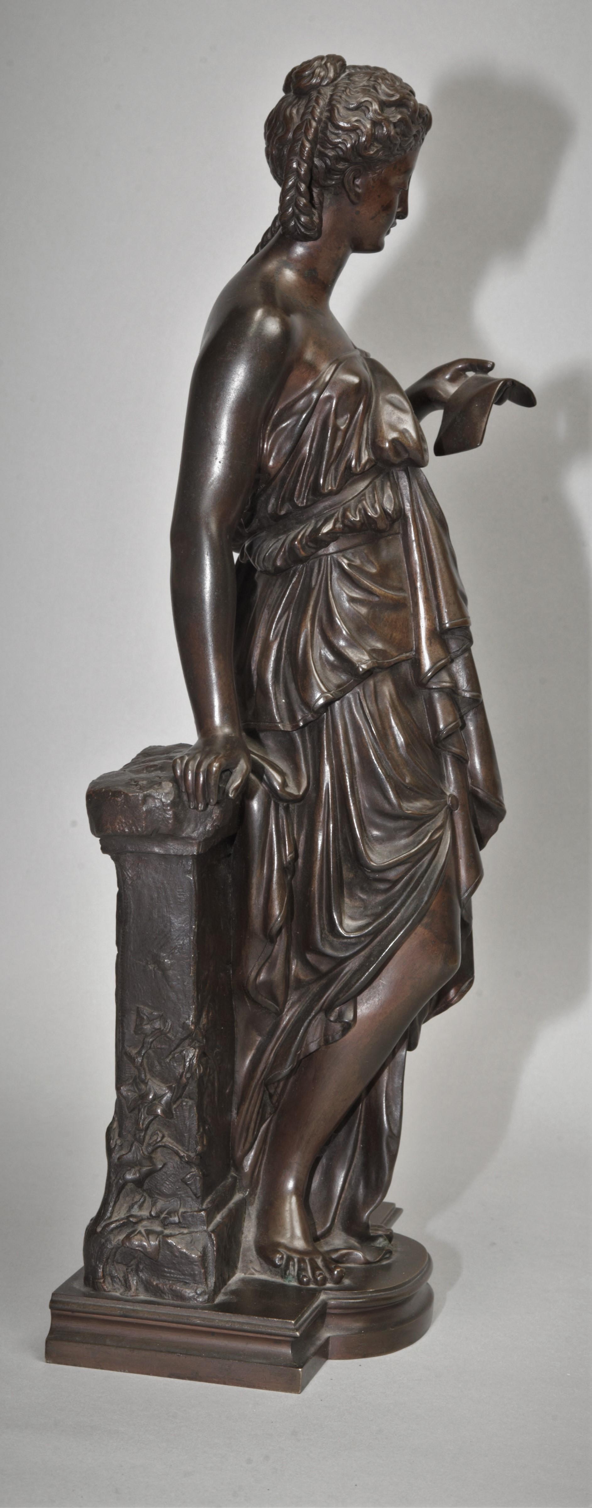 Antike Bronzeskulptur einer weiblichen Skulptur von Eugene Antoine Aizelin, 19. Jahrhundert, Frankreich (Französisch) im Angebot